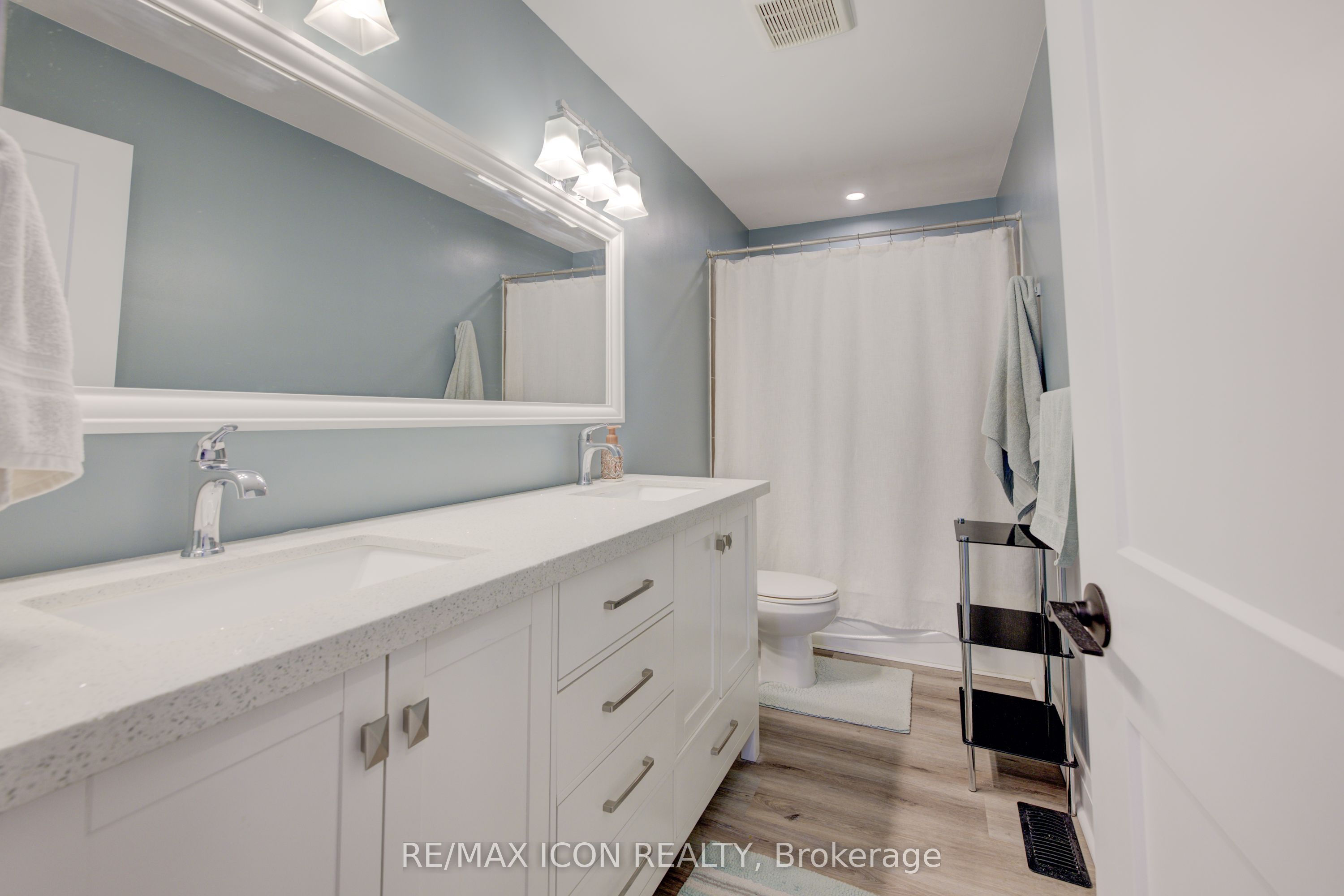 630 Waterloo Street Property Photo 17