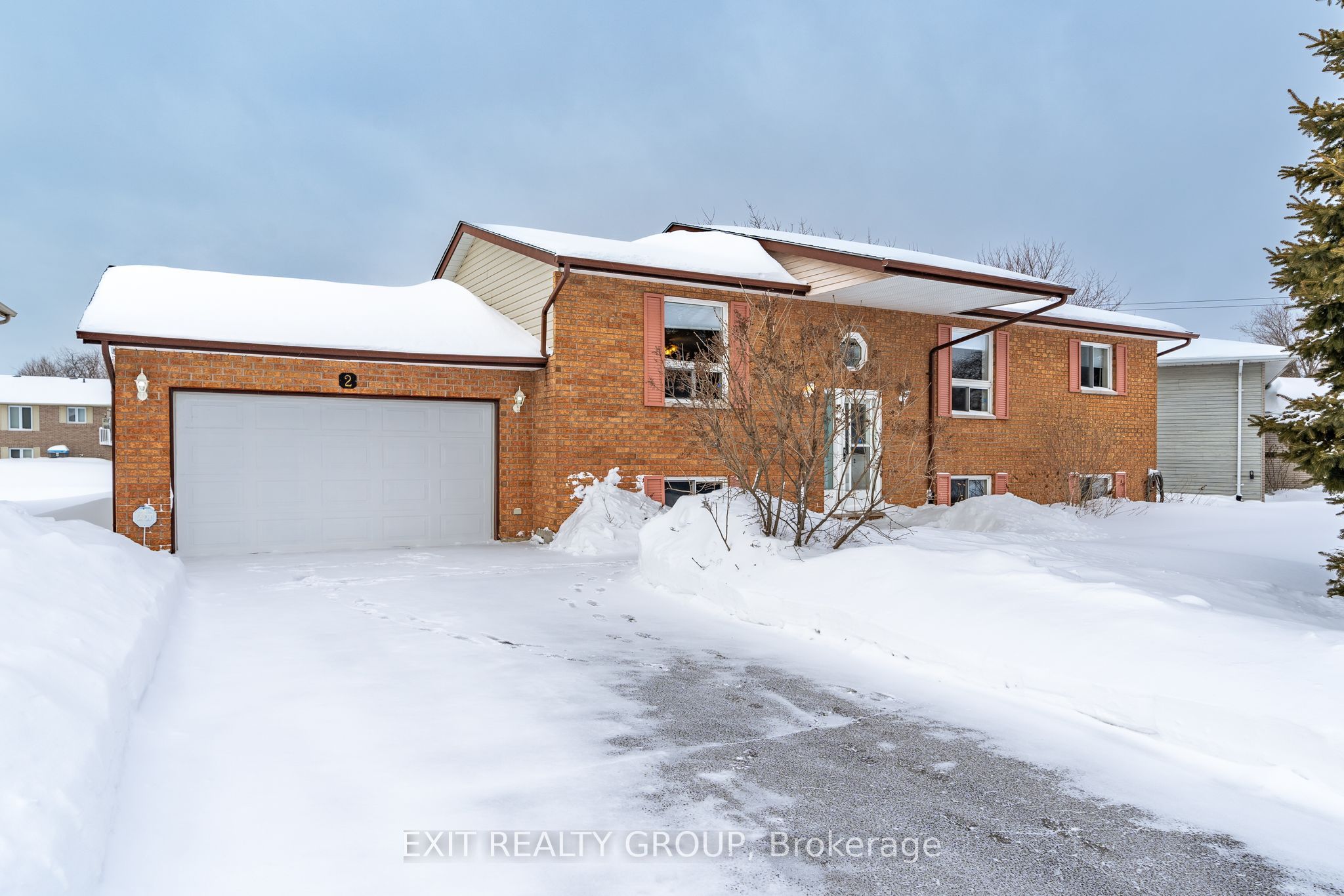 2 Wendy's Lane Property Photo