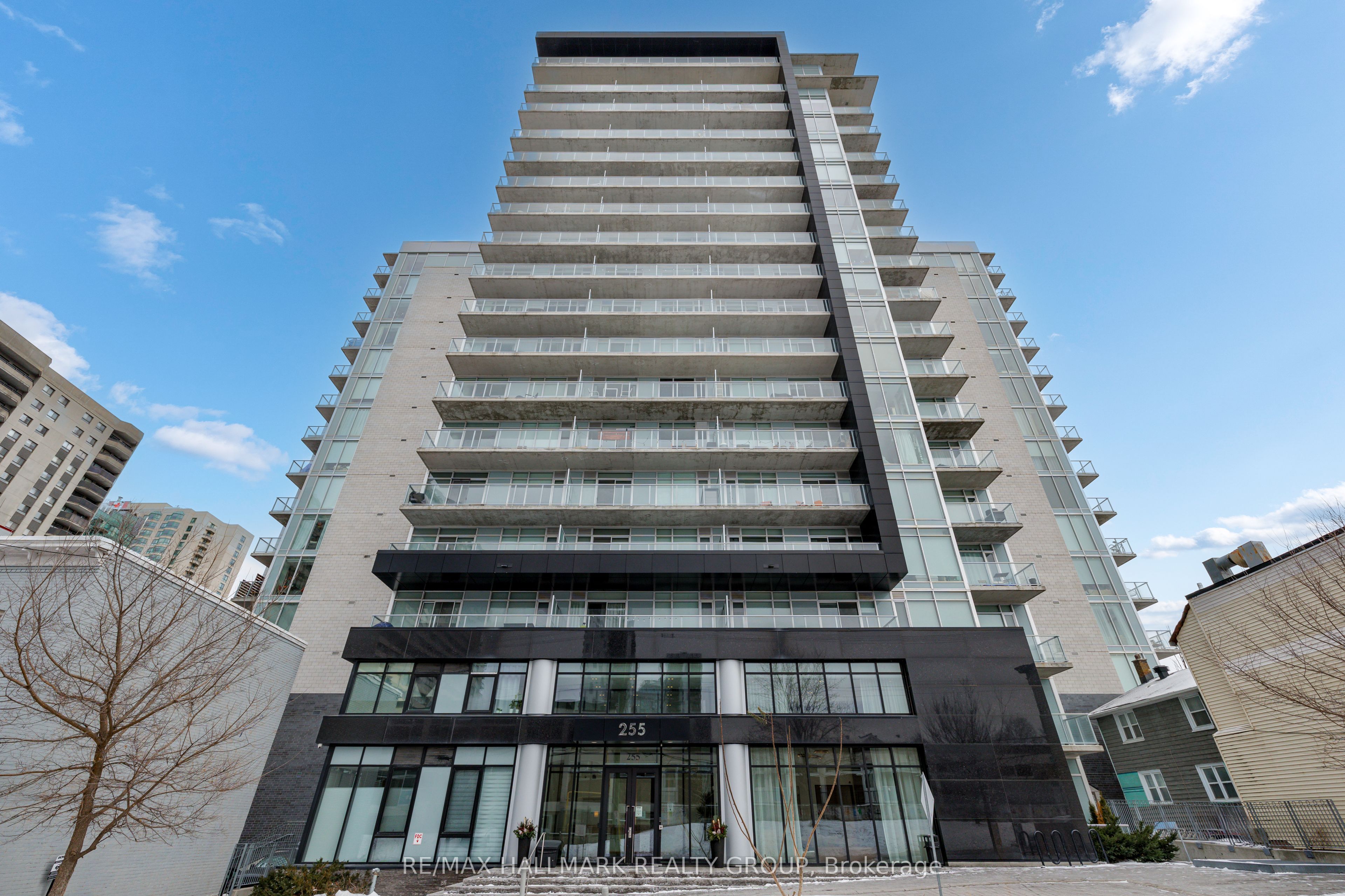 #812 - 255 Bay Street Property Photo