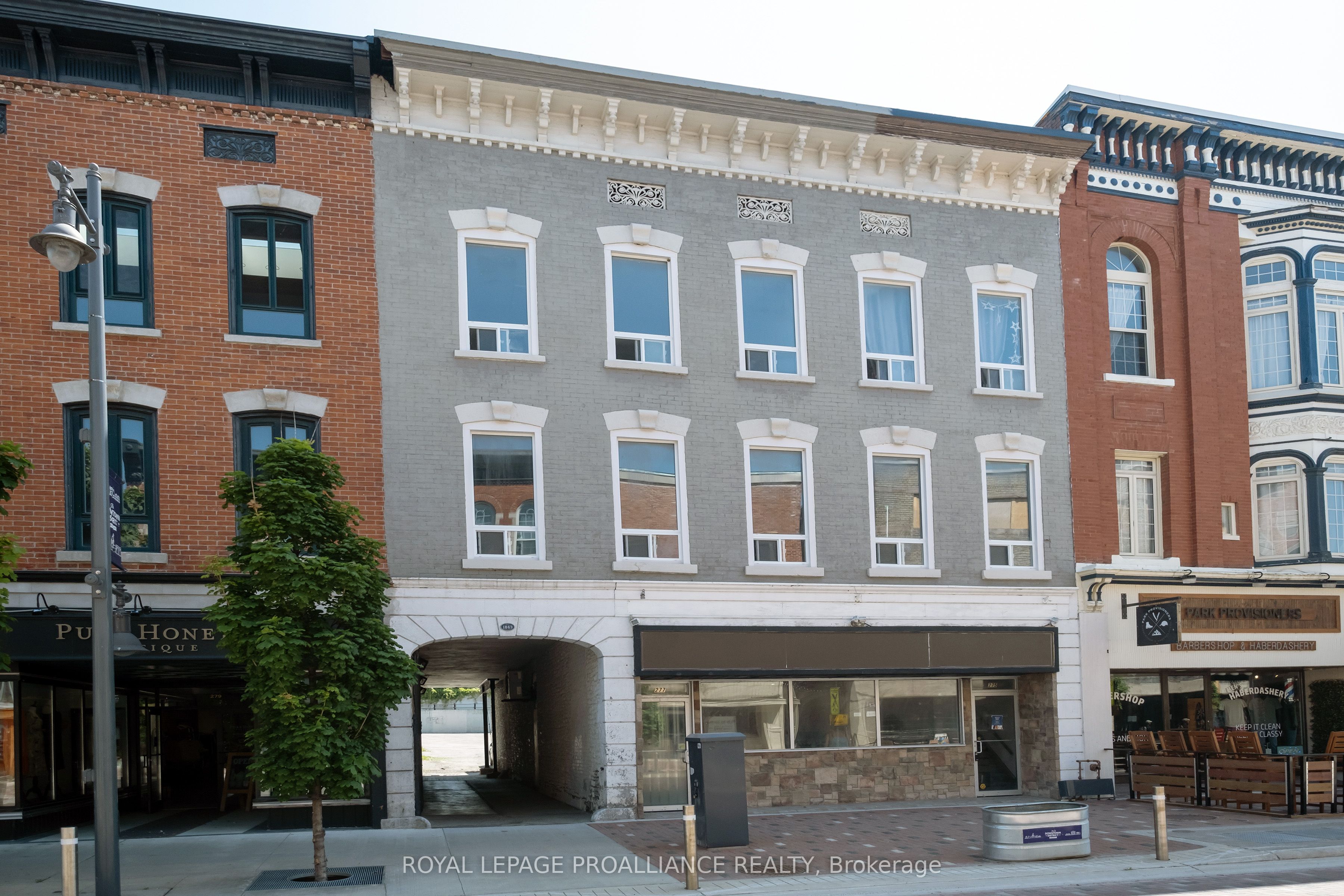 277 Front St Property Photo 1