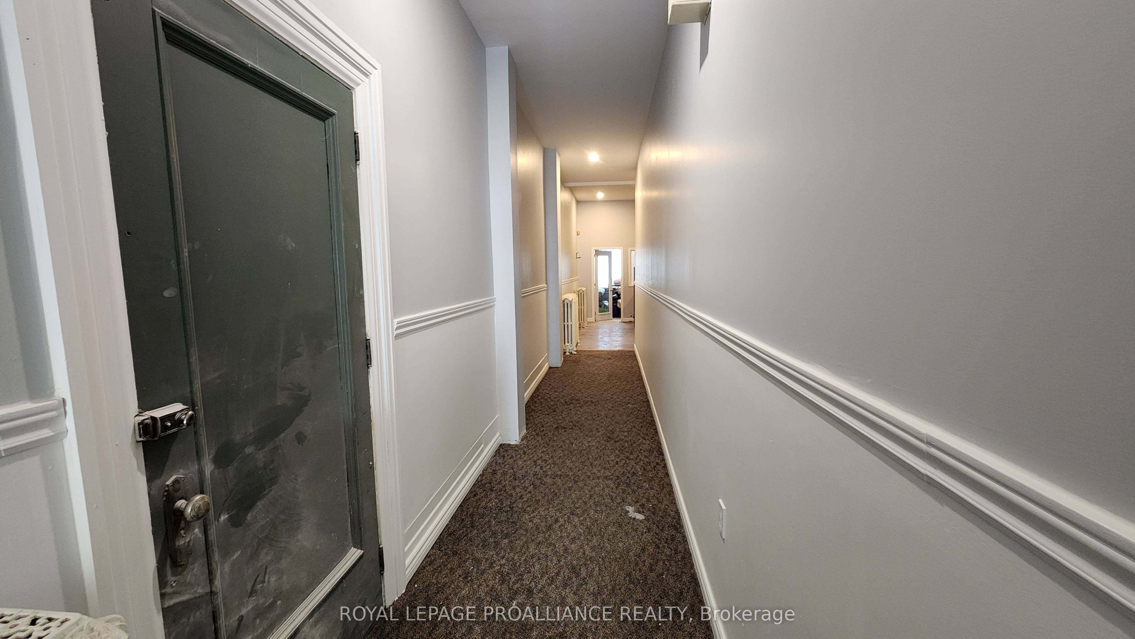 277 Front St Property Photo 5