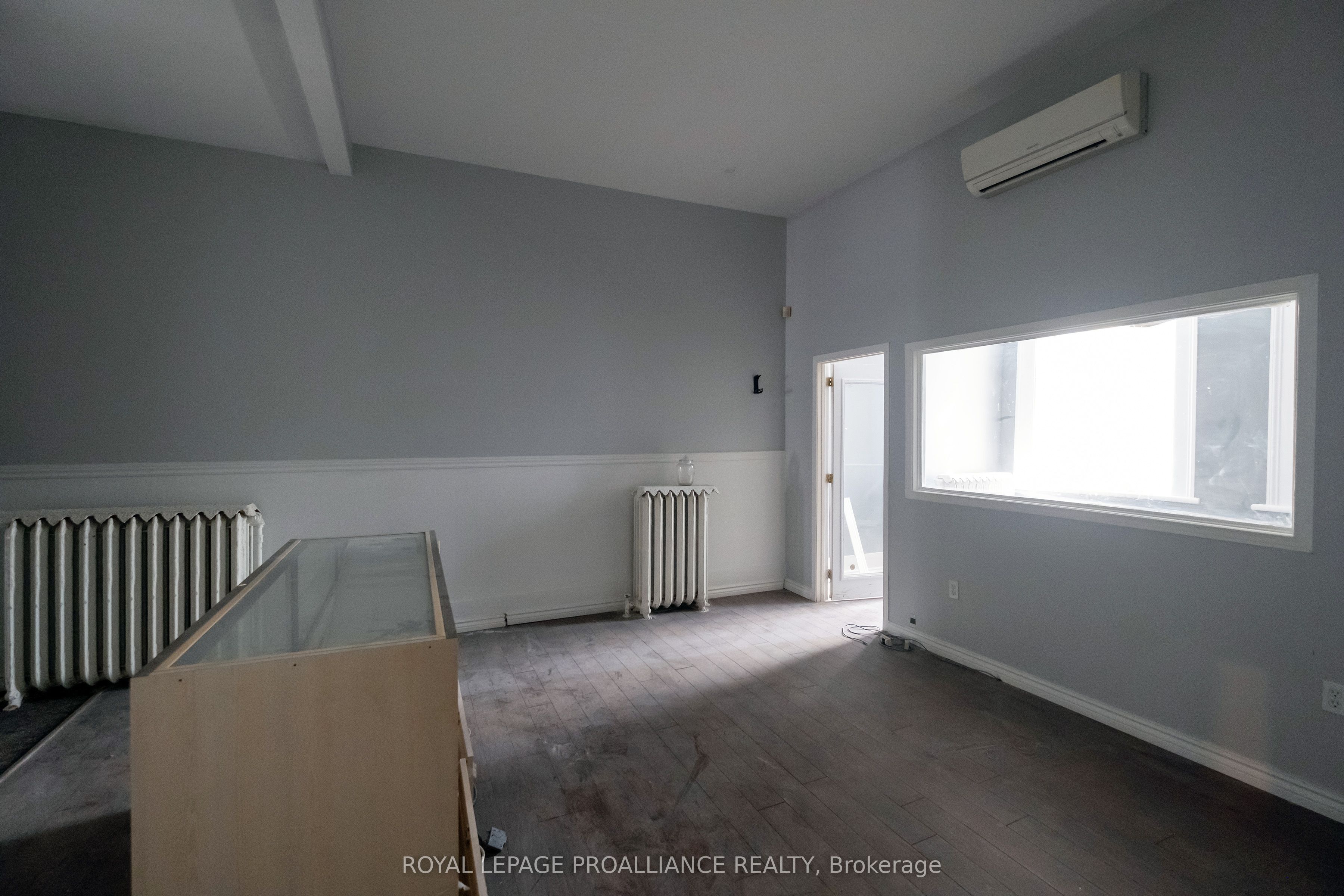 277 Front St Property Photo 8