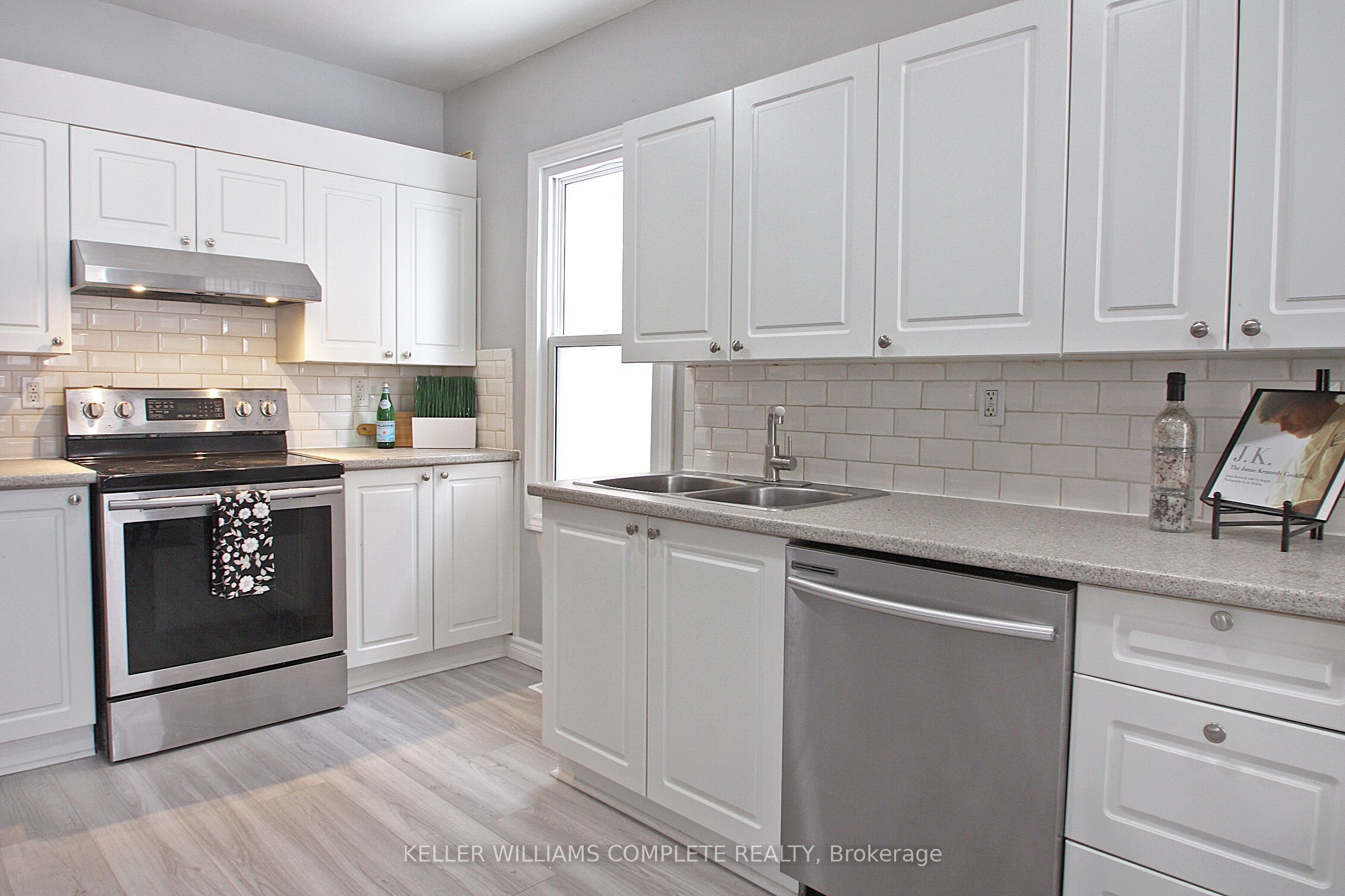 100 Park Row Property Photo 9