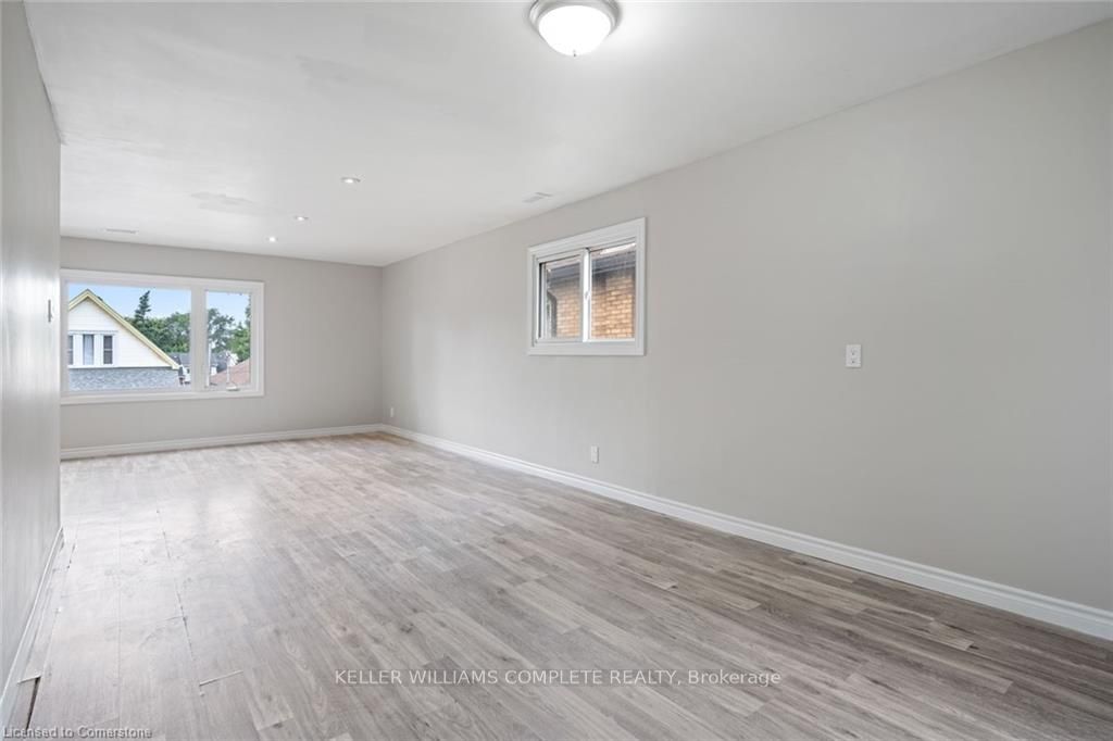 100 Park Row Property Photo 22