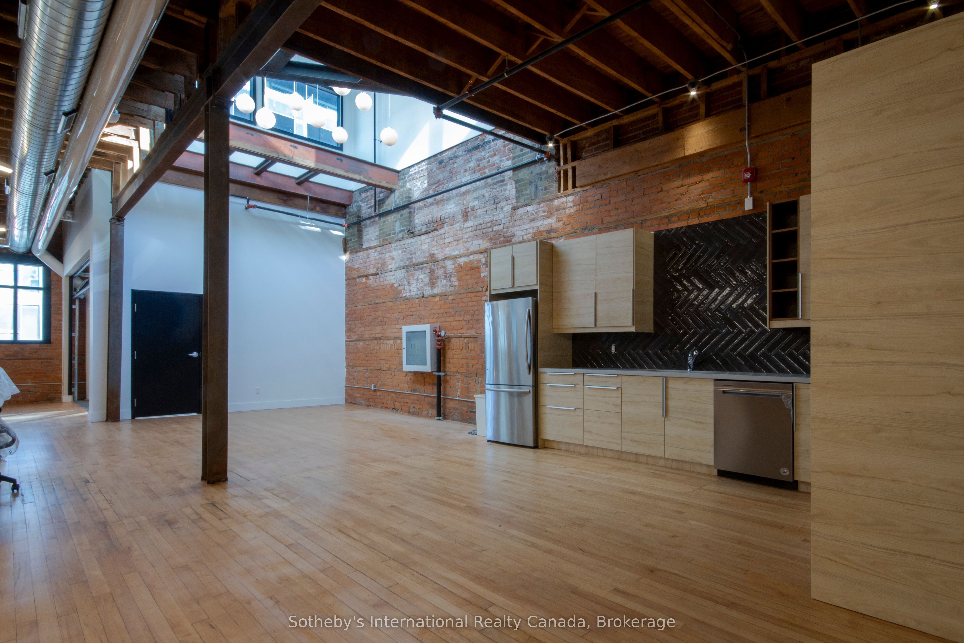 59 King St E Property Photo 5