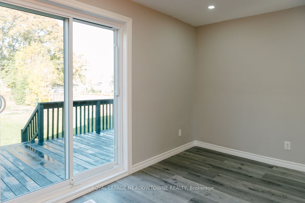 673 Knox Avenue Property Photo 8