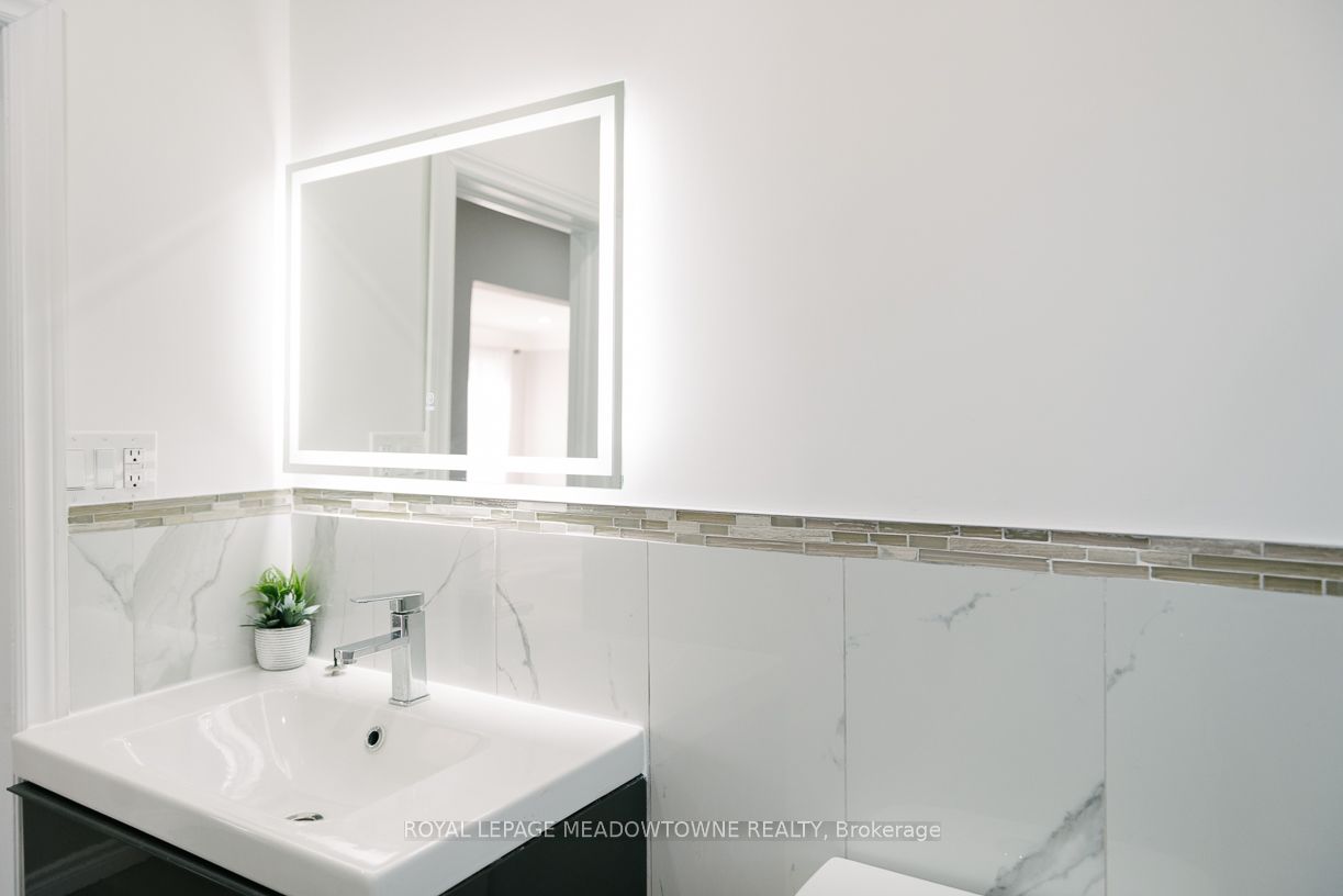673 Knox Avenue Property Photo 10