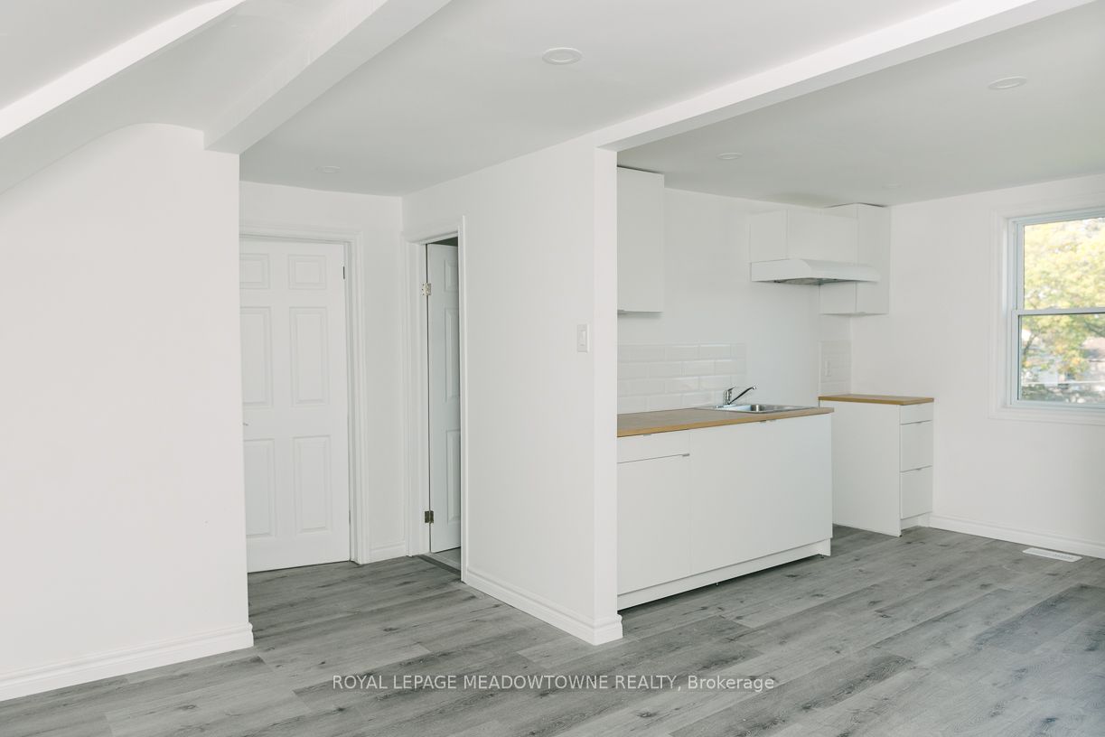 673 Knox Avenue Property Photo 14