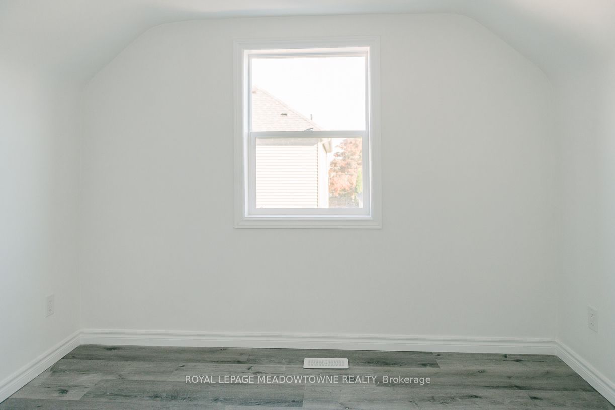 673 Knox Avenue Property Photo 16