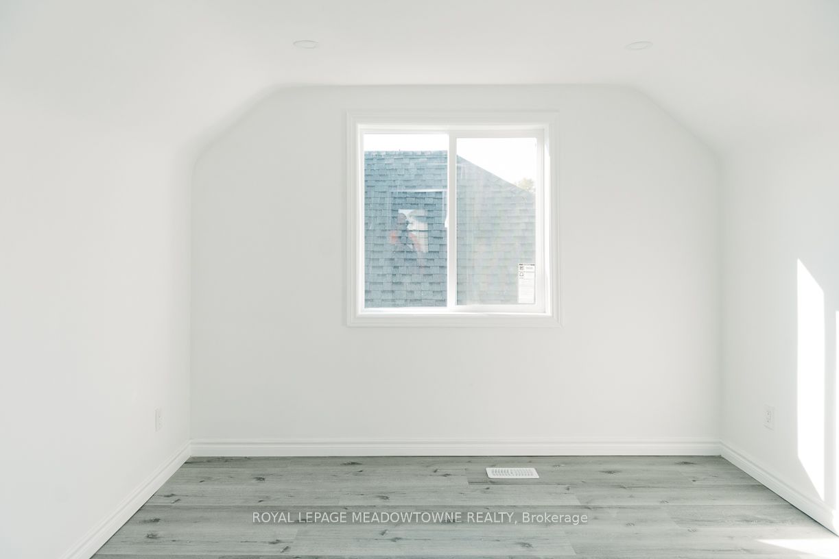 673 Knox Avenue Property Photo 18
