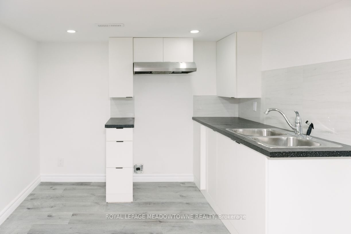 673 Knox Avenue Property Photo 23