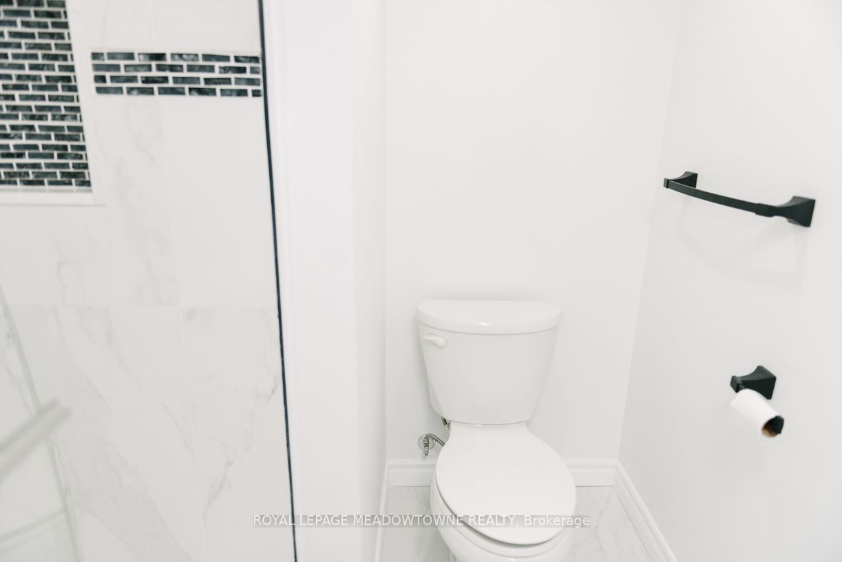 673 Knox Avenue Property Photo 38