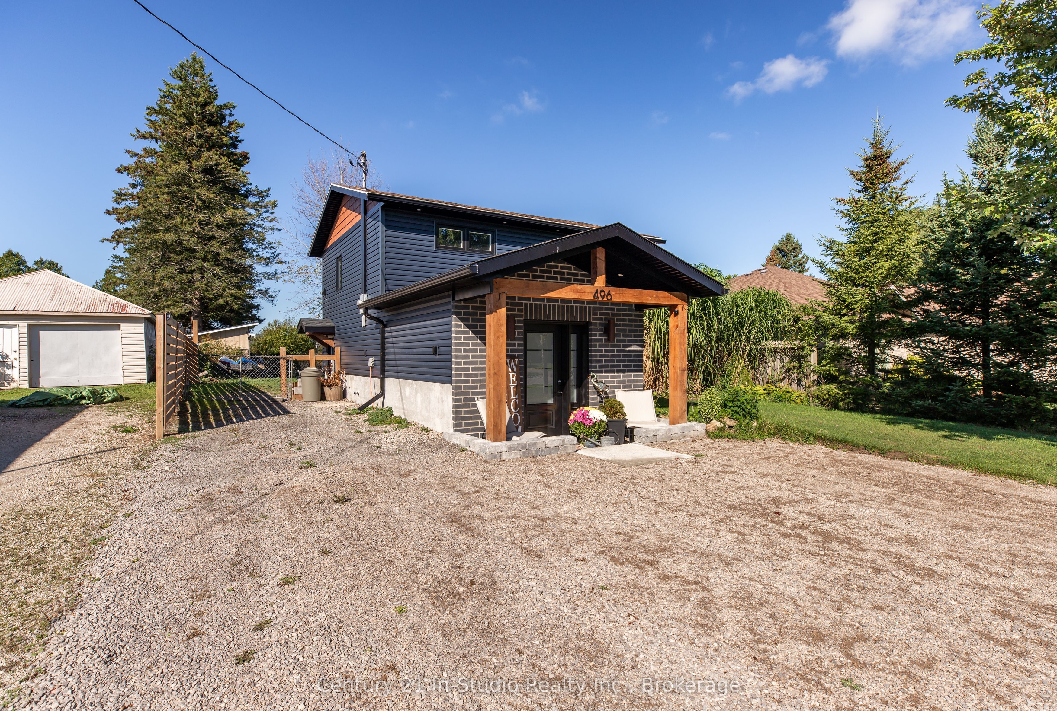496 Dawson St Property Photo