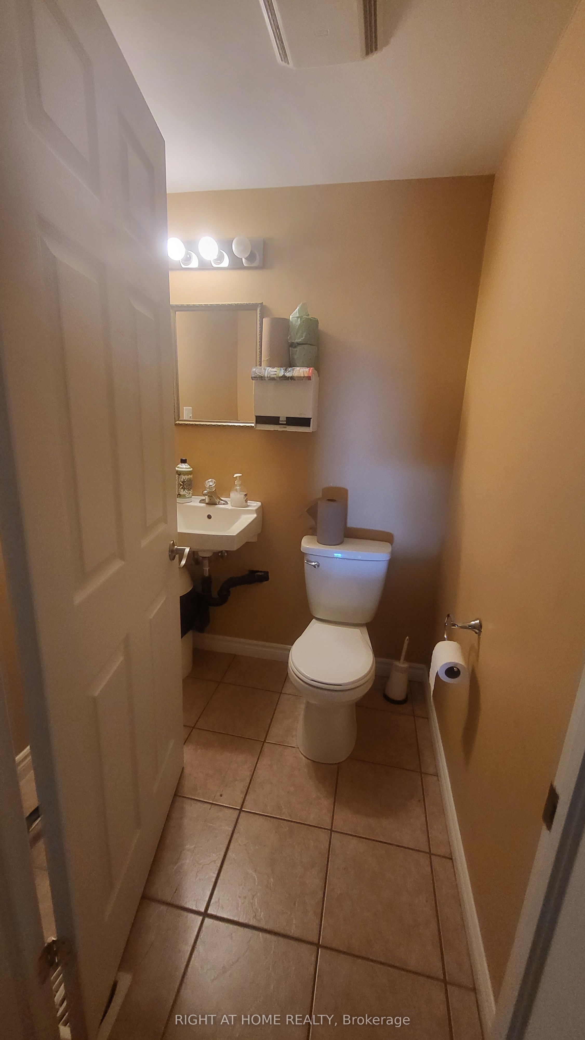 #11 - 45 Dalkeith Drive Property Photo 12