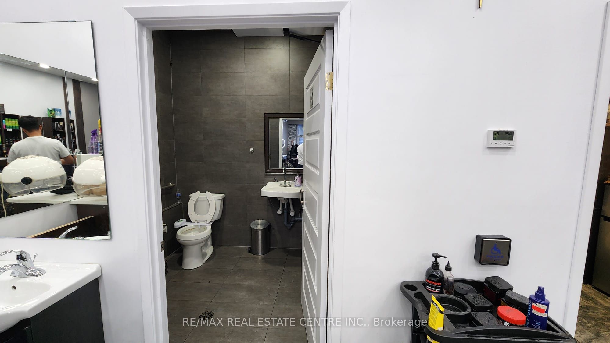 #101 - 8 Hickory Street Property Photo 9
