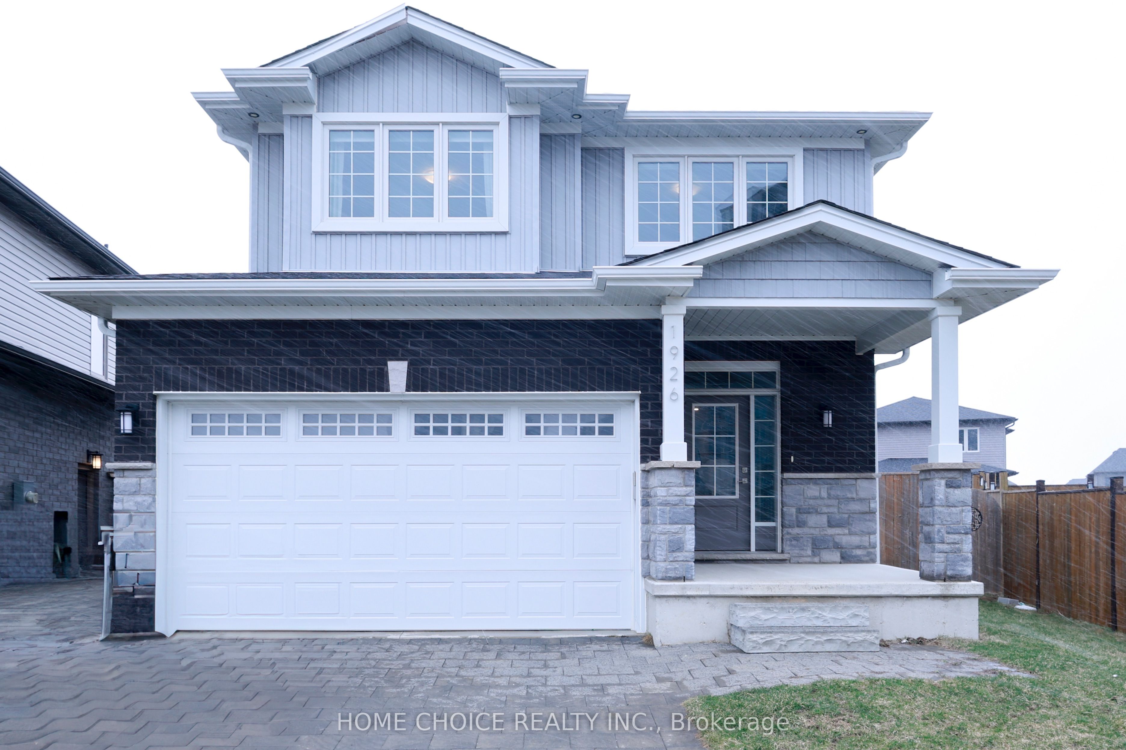 1926 Jim Hebb Way Property Photo 1