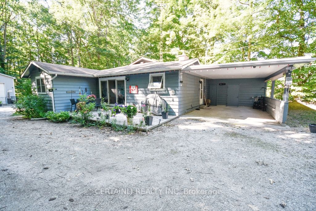 223 Ontario St S Property Photo