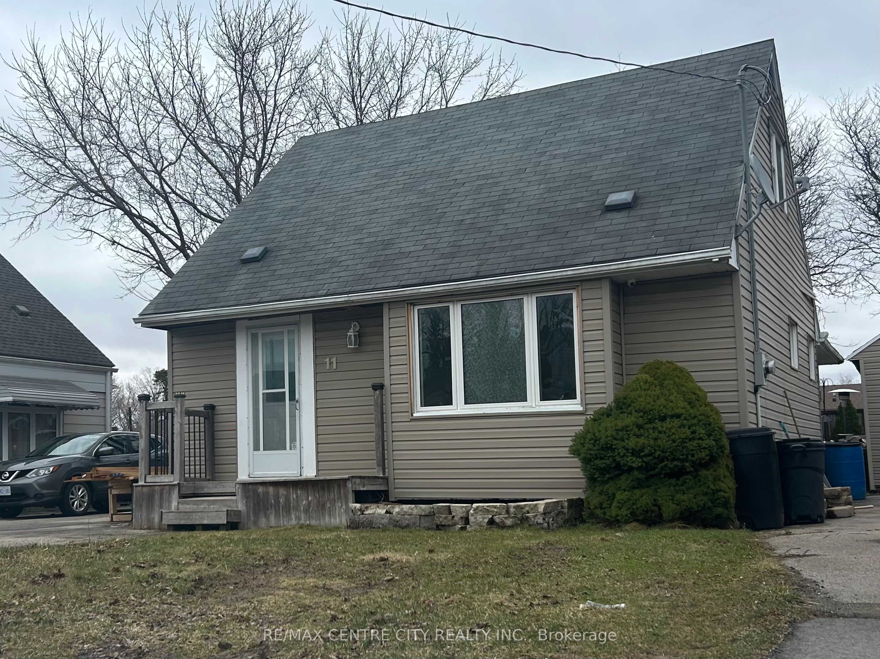 11 Parkside Dr Property Photo