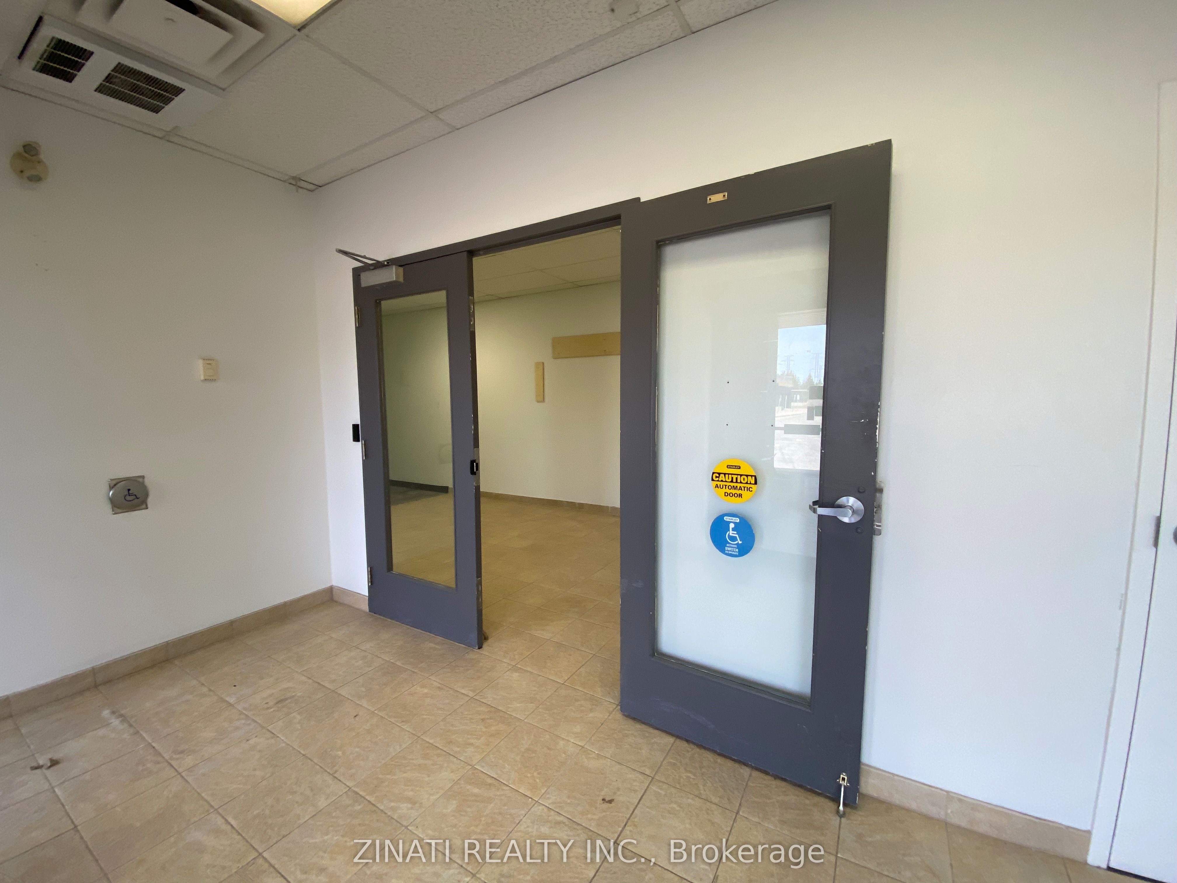 #200 - 2305 St Laurent Boulevard Property Photo 3