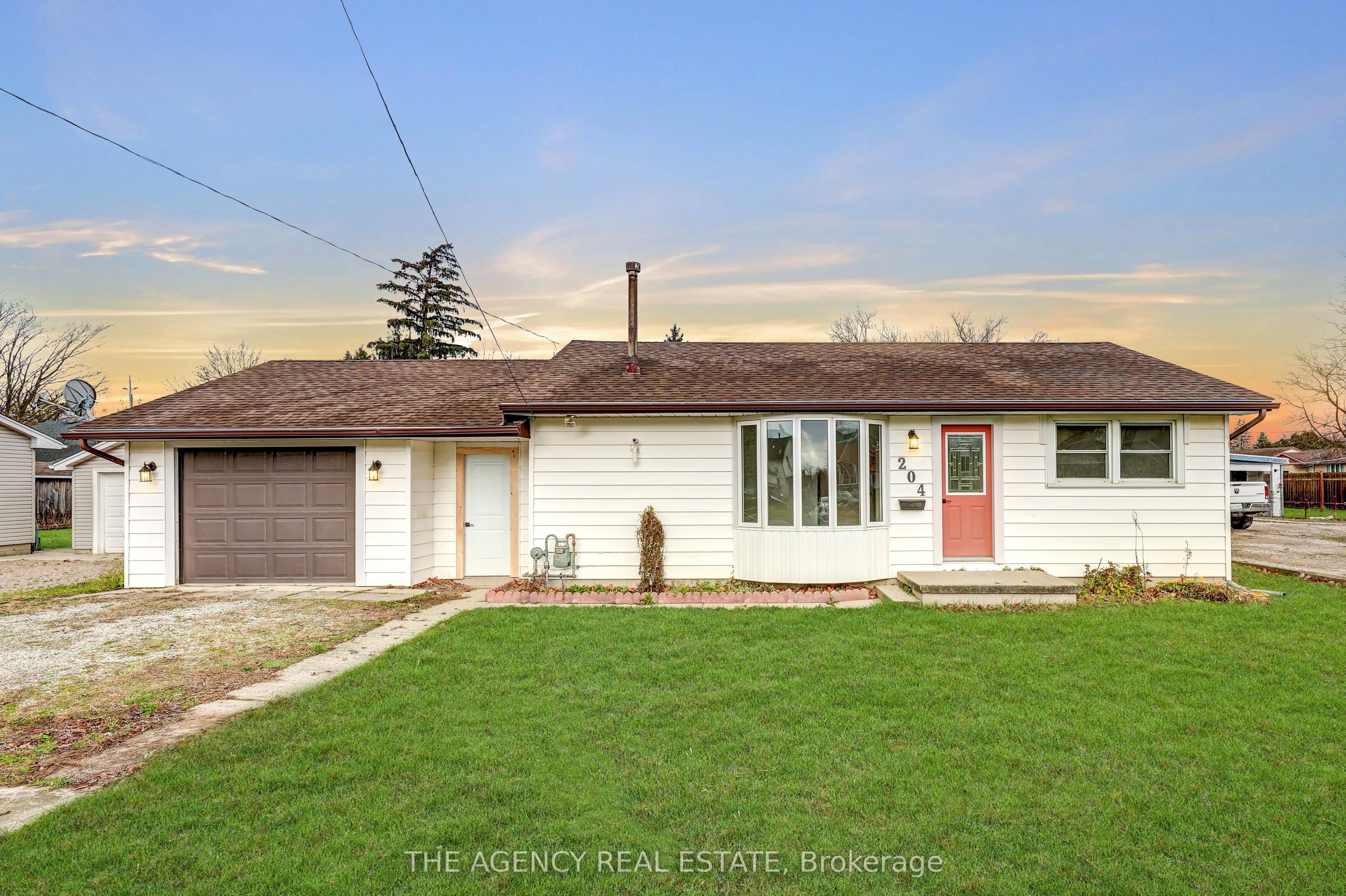 204 Symes Street Property Photo
