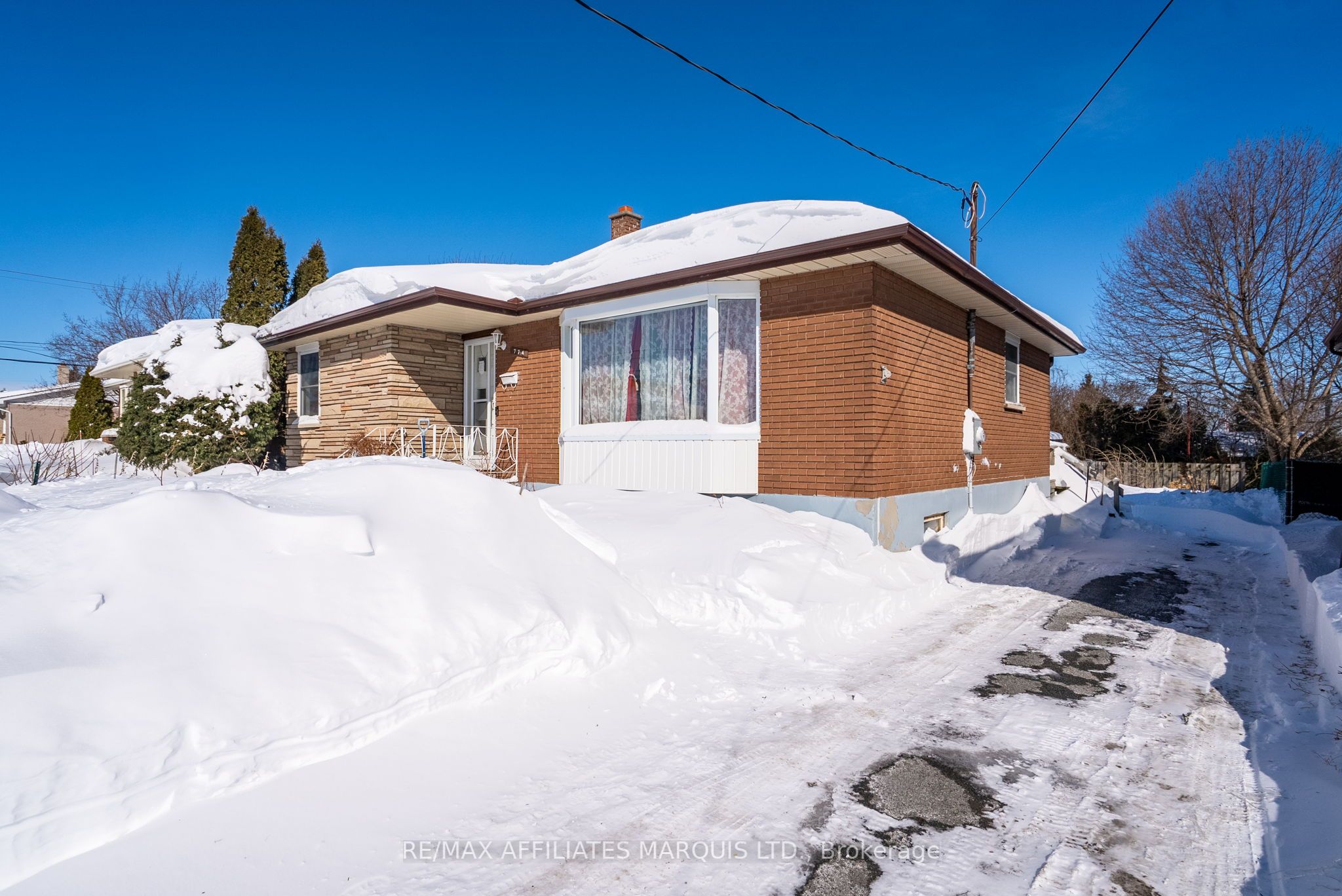 774 Guy St Property Photo