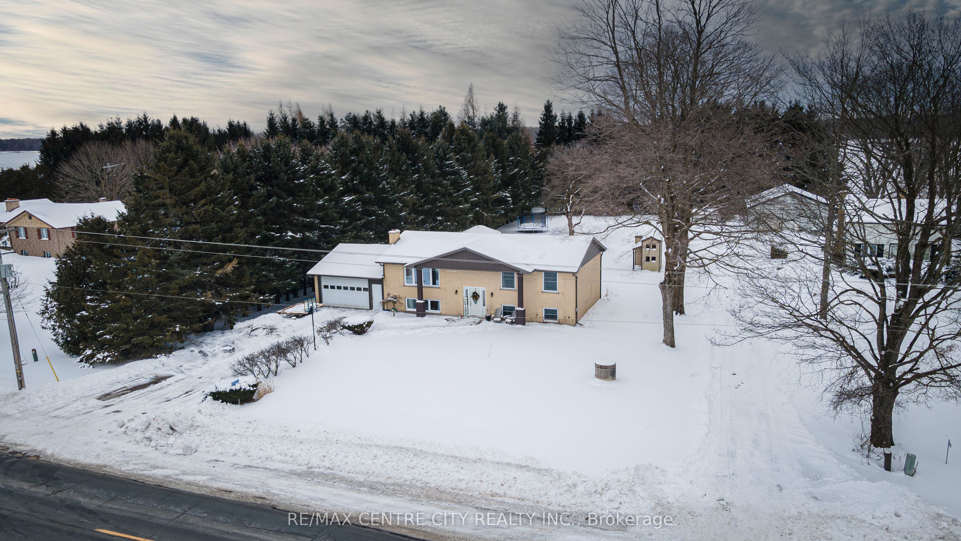51303 Calton Line Property Photo