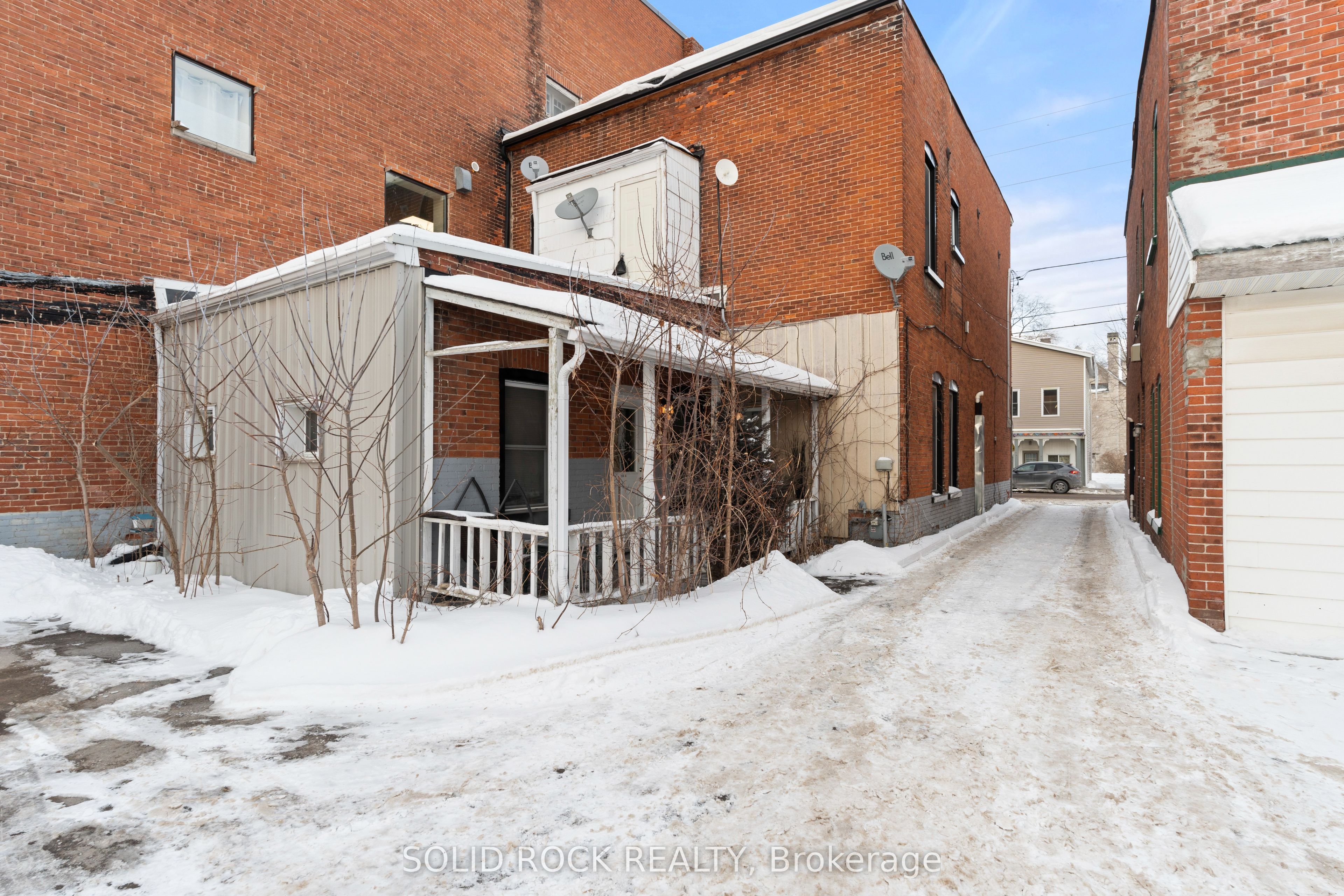 308 Victoria St N Property Photo 5