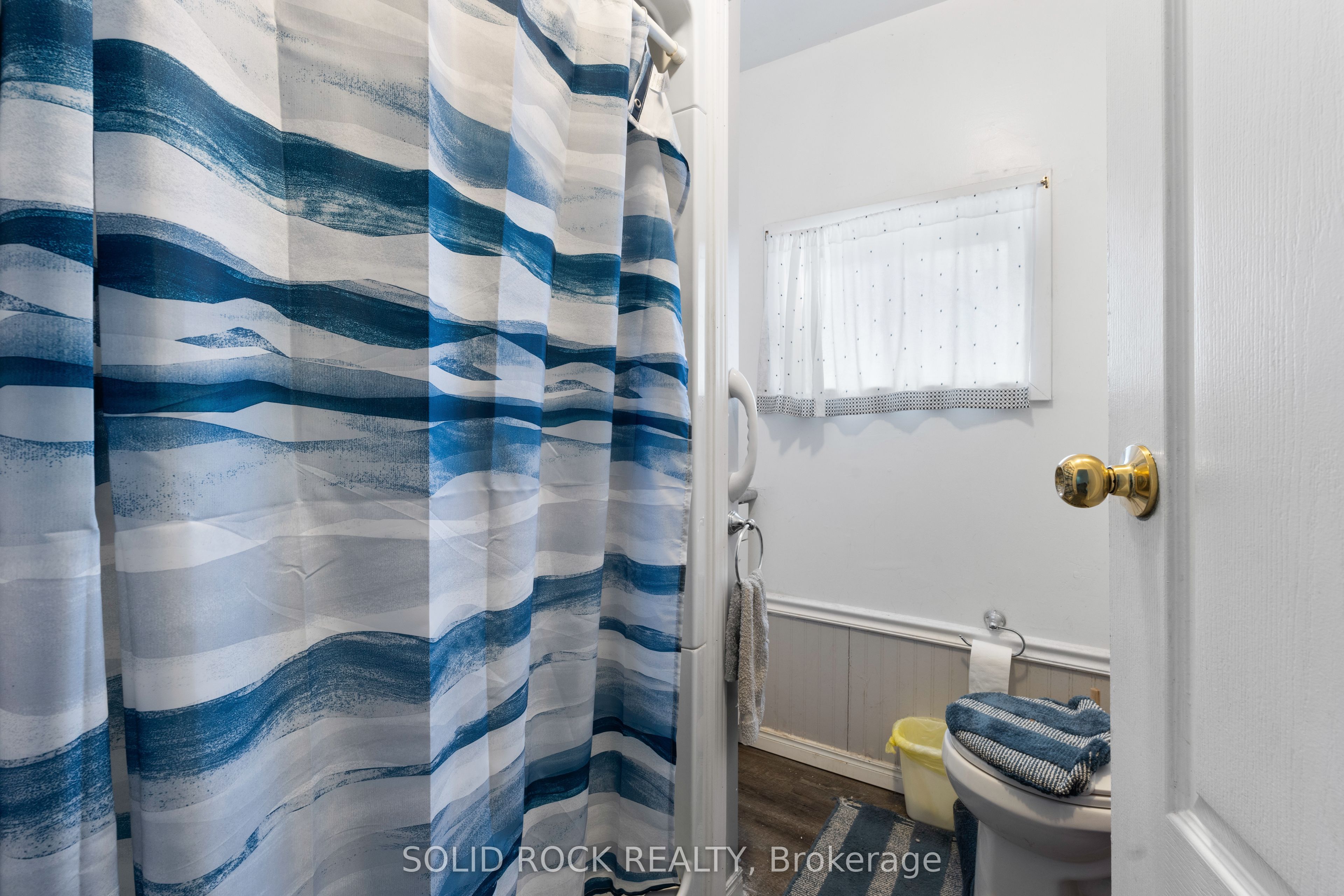 308 Victoria St N Property Photo 11