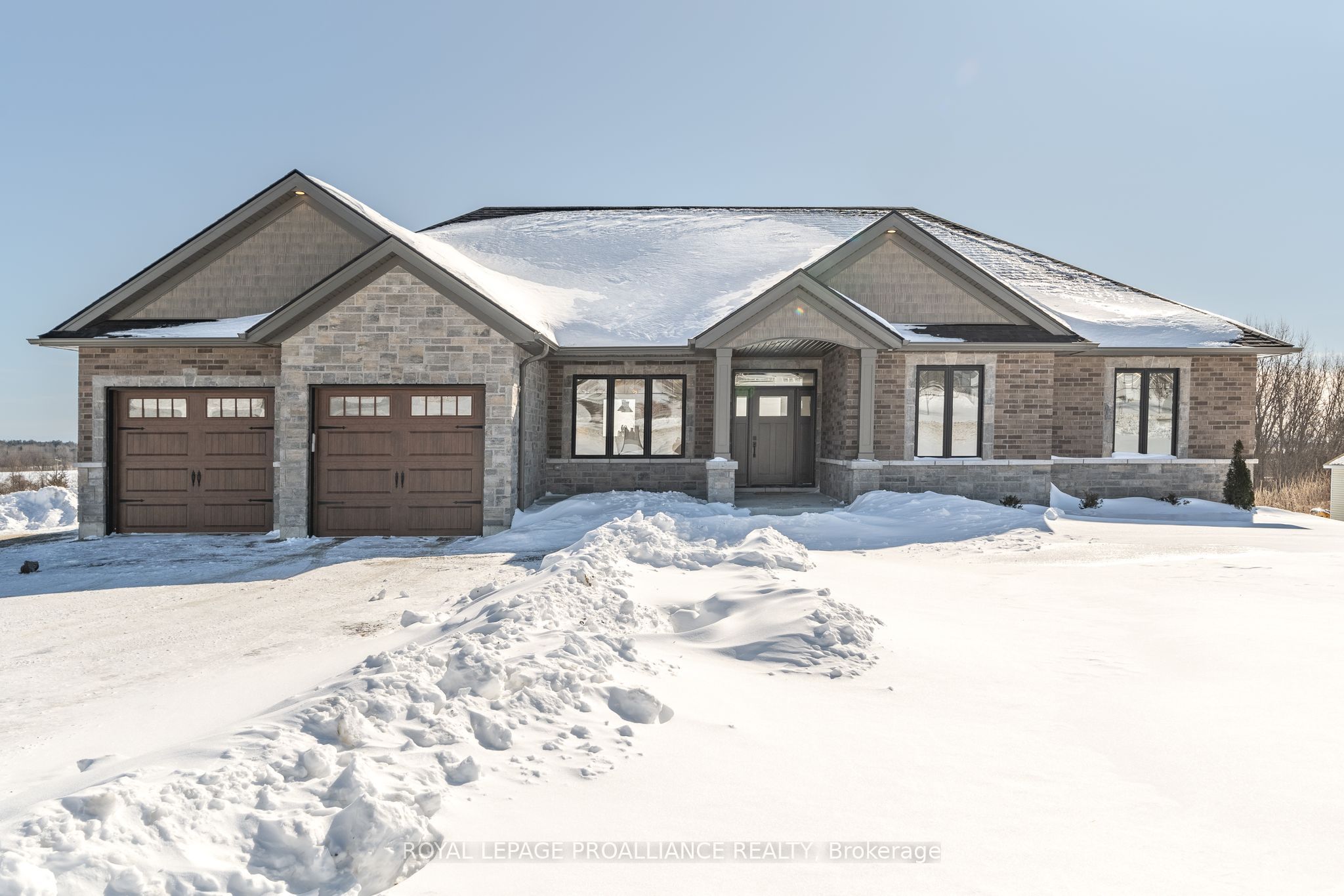 15601 Highway 2 Property Photo