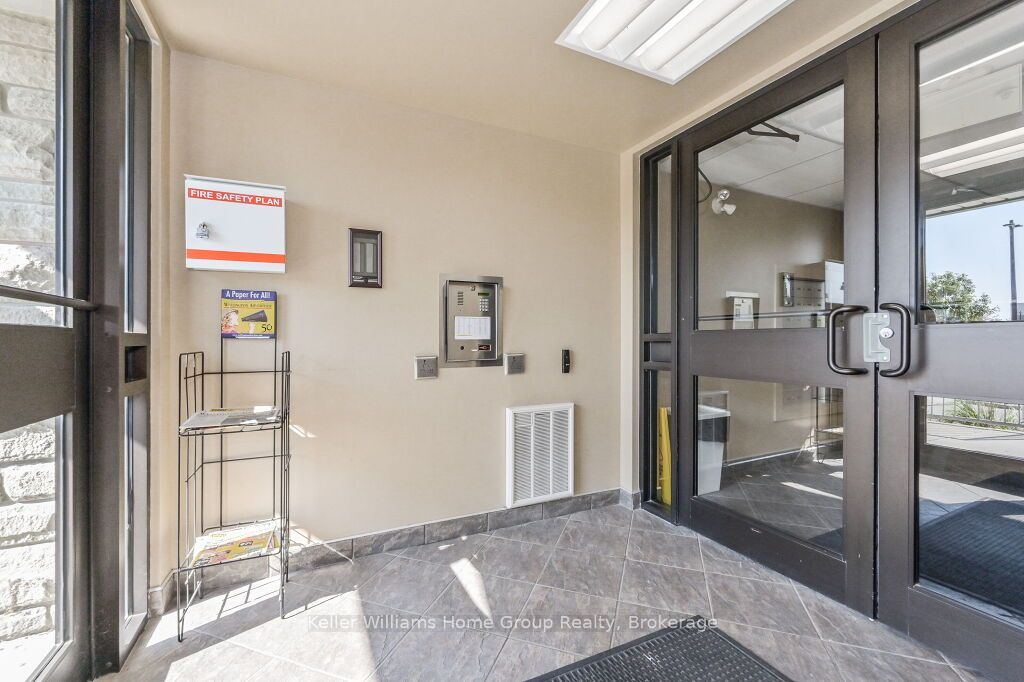 #301 - 645 St David Street Property Photo 3