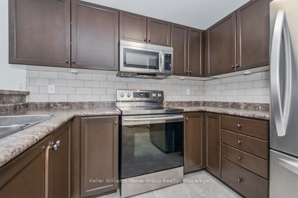 #301 - 645 St David Street Property Photo 10