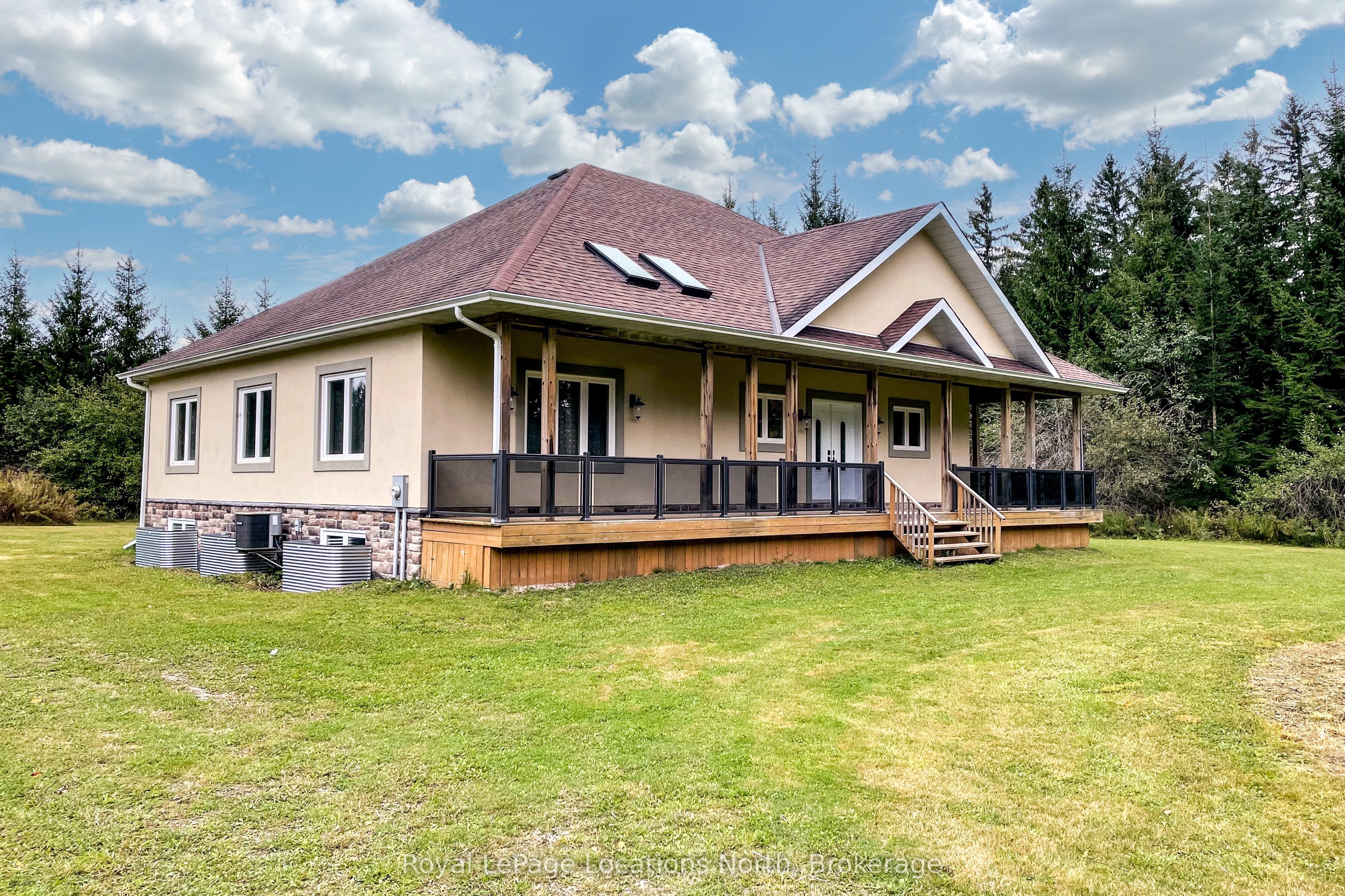 595863 4th Line Property Photo