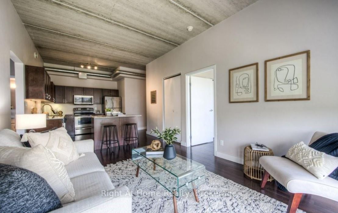 #402 - 36 Regina Street Property Photo 4