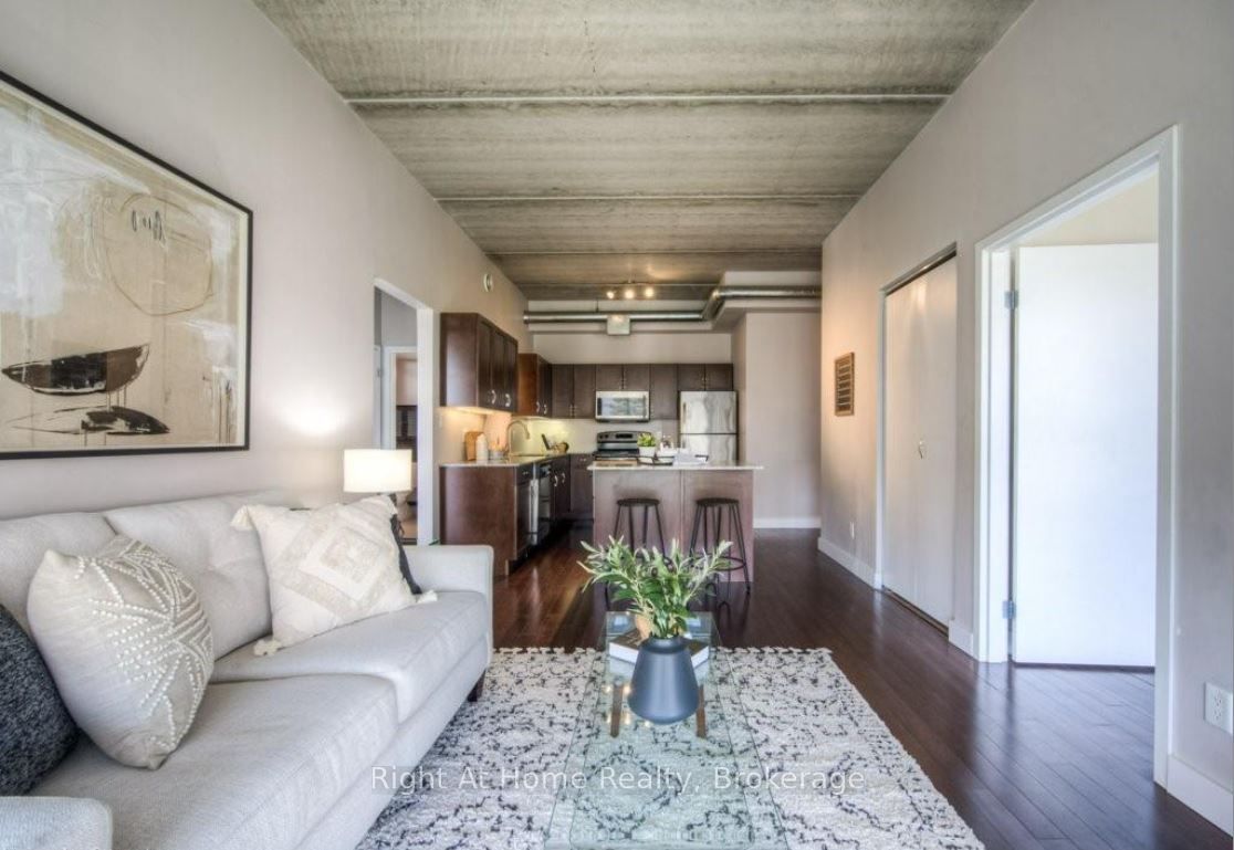 #402 - 36 Regina Street Property Photo 6