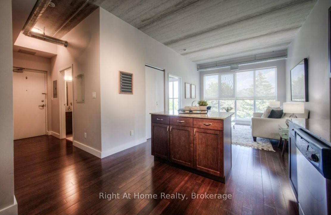 #402 - 36 Regina Street Property Photo 13