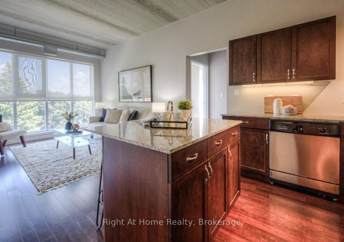 #402 - 36 Regina Street Property Photo 14