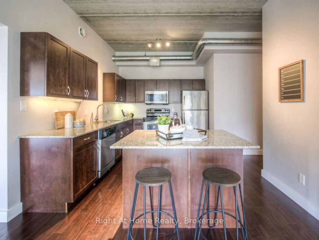 #402 - 36 Regina Street Property Photo 15