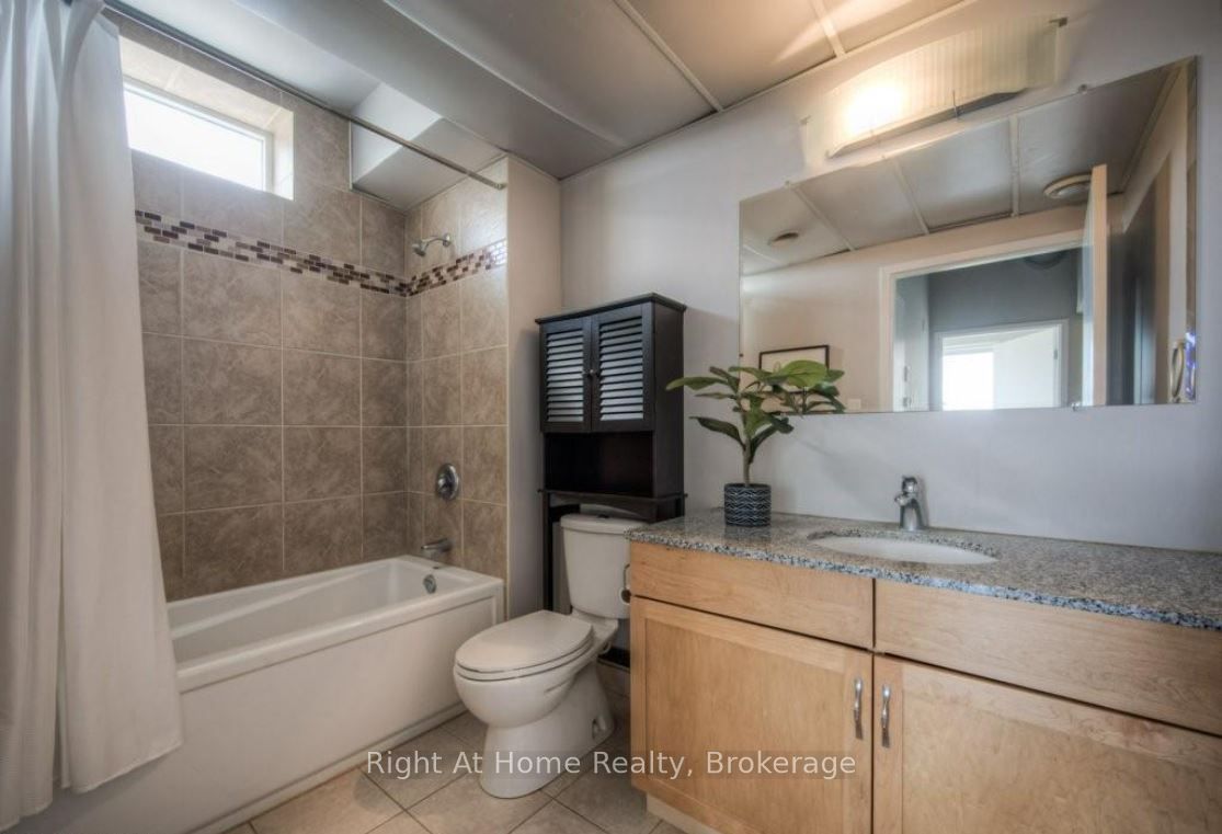 #402 - 36 Regina Street Property Photo 21