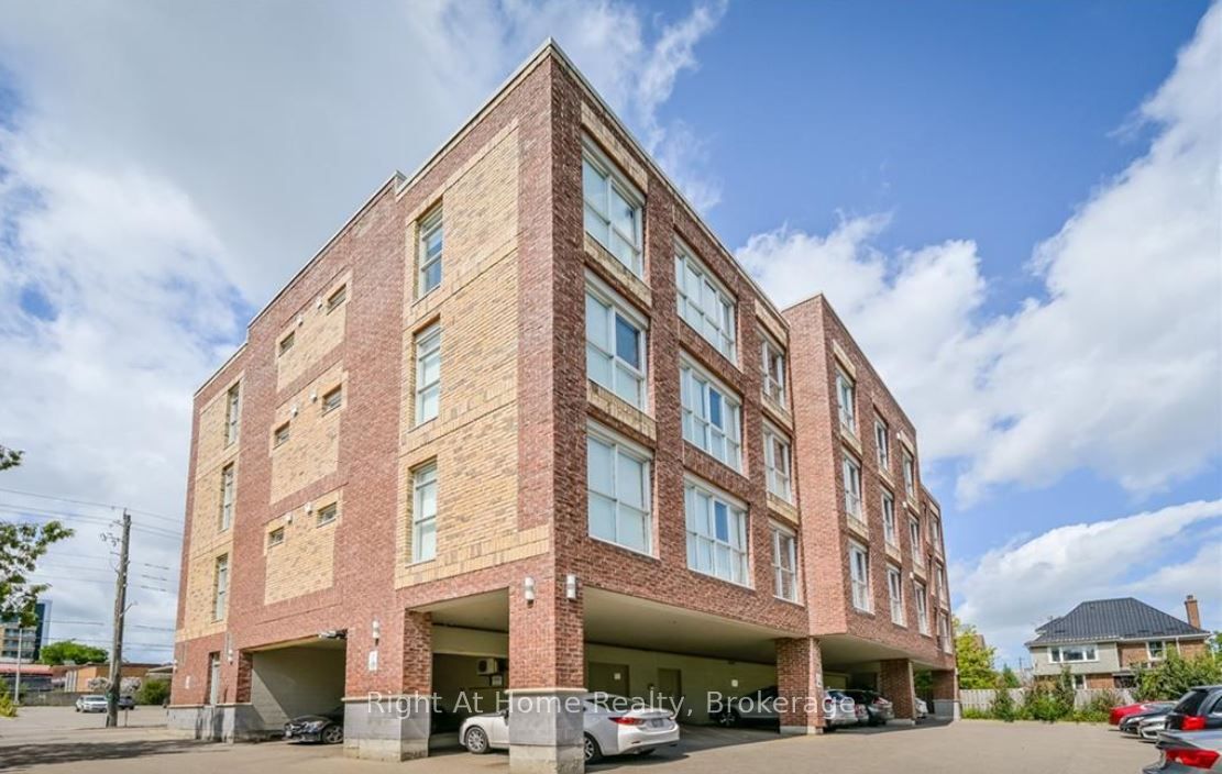#402 - 36 Regina Street Property Photo 26