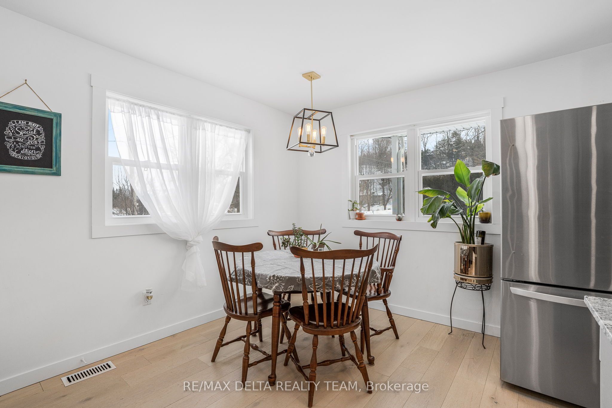 984 Hillmillar Street Property Photo 9