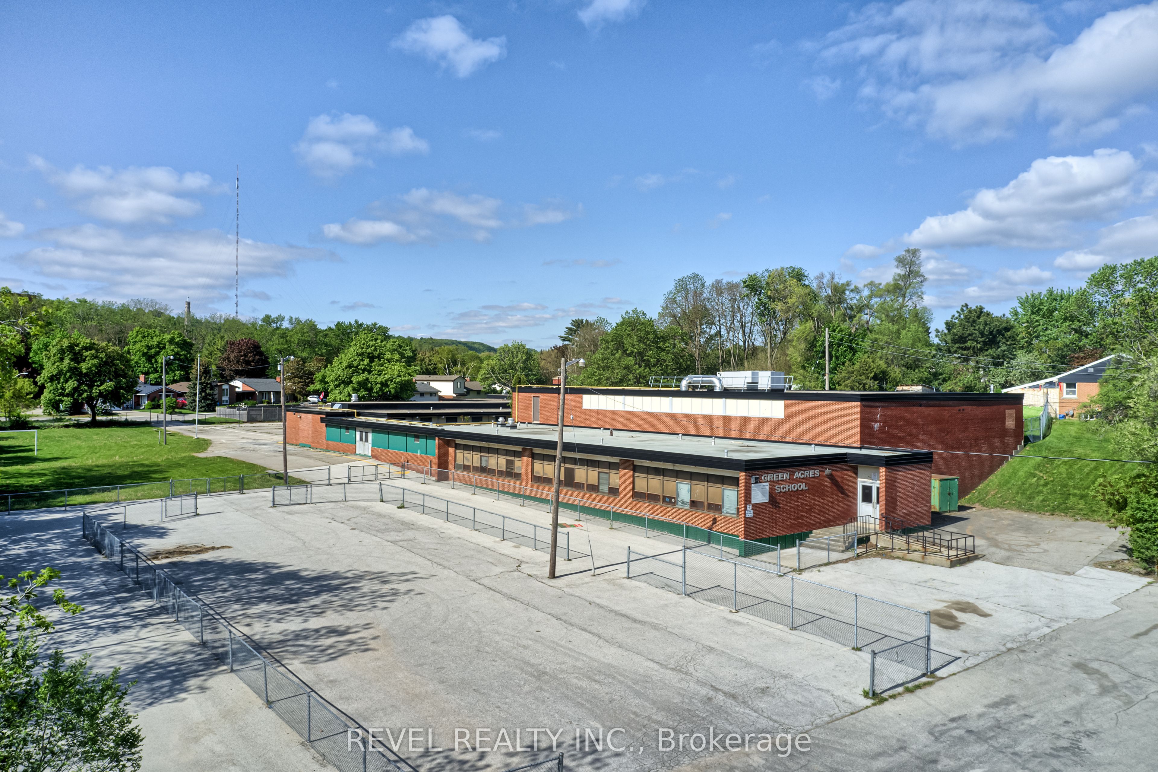 45 Randall Ave Property Photo 1