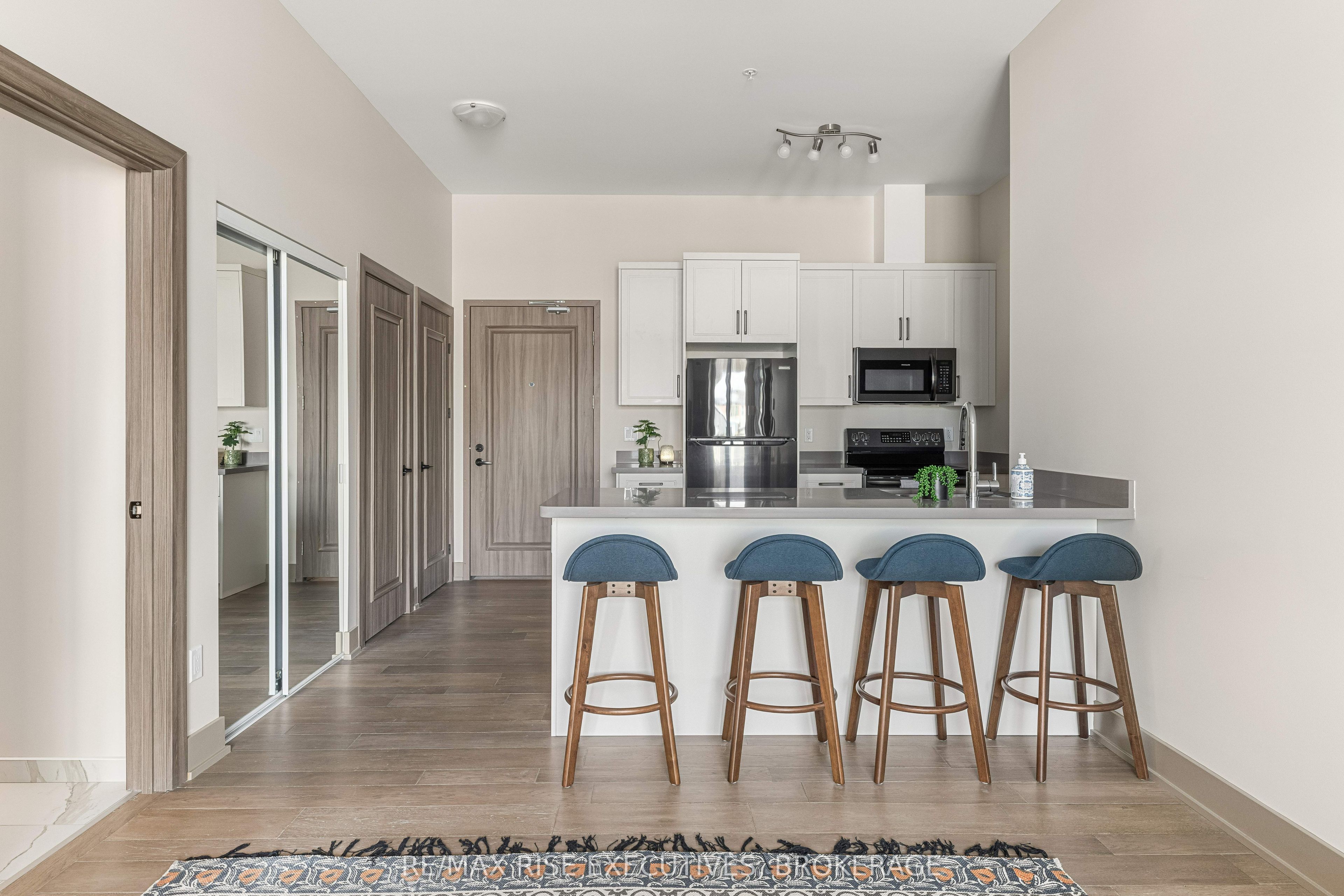#312 - 820 Gardiners Road Property Photo 2