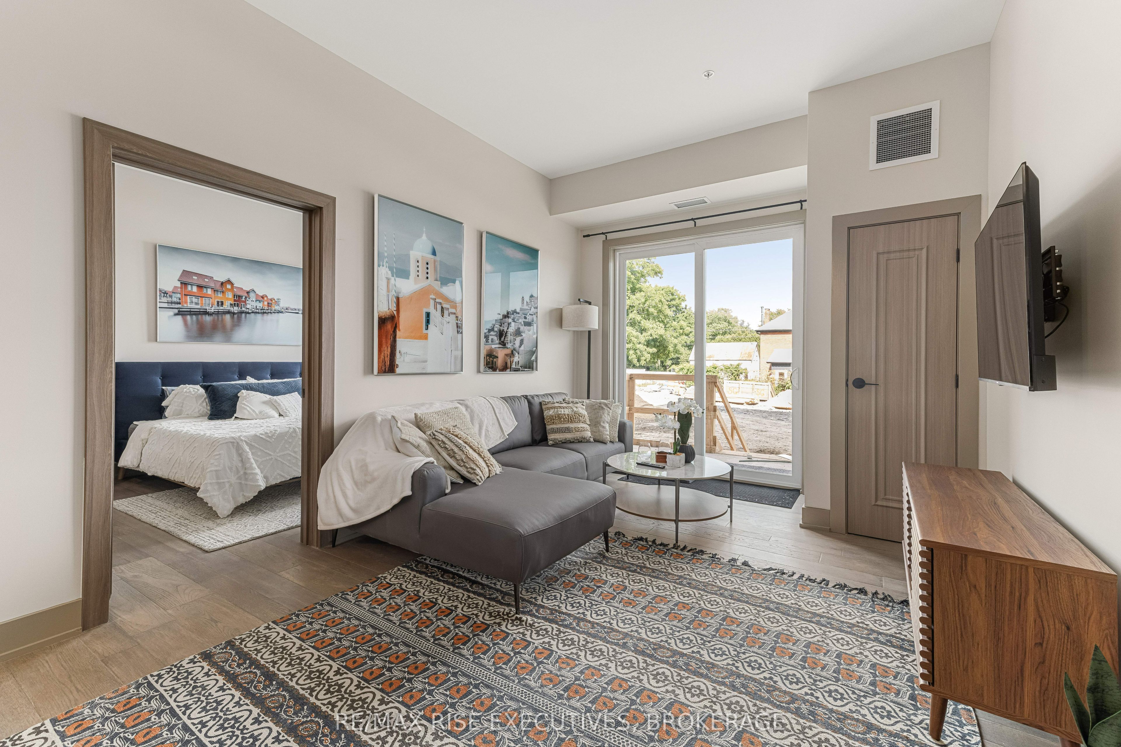 #312 - 820 Gardiners Road Property Photo 4