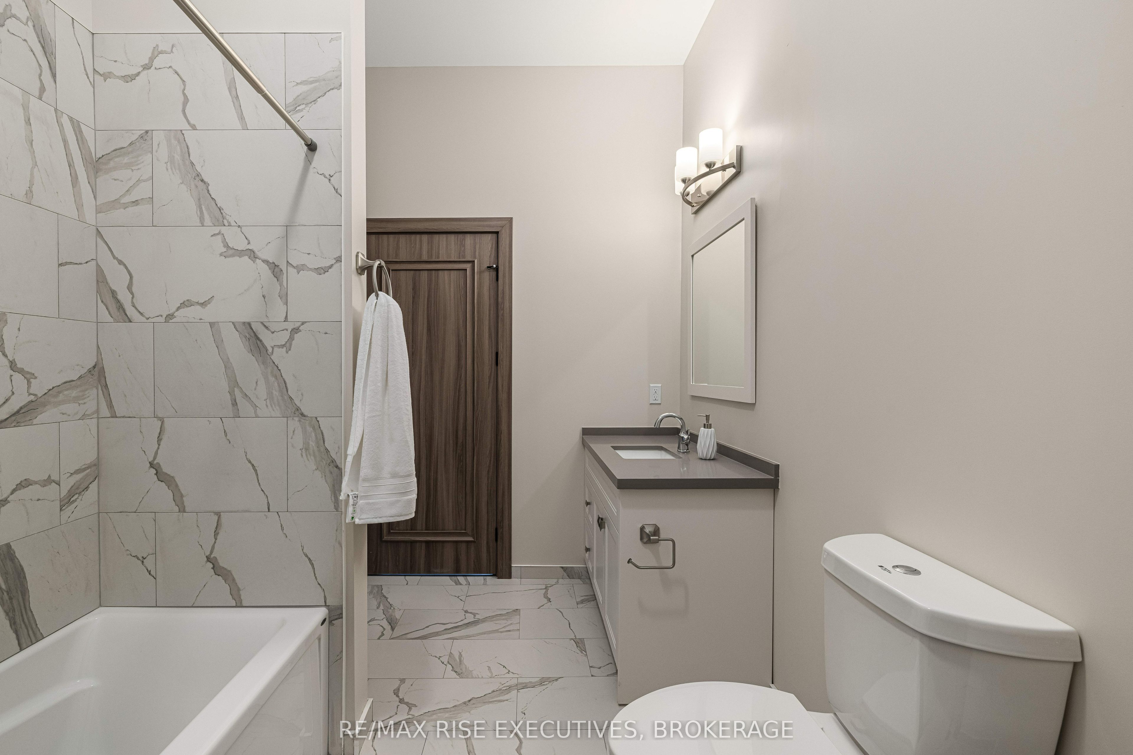 #312 - 820 Gardiners Road Property Photo 9