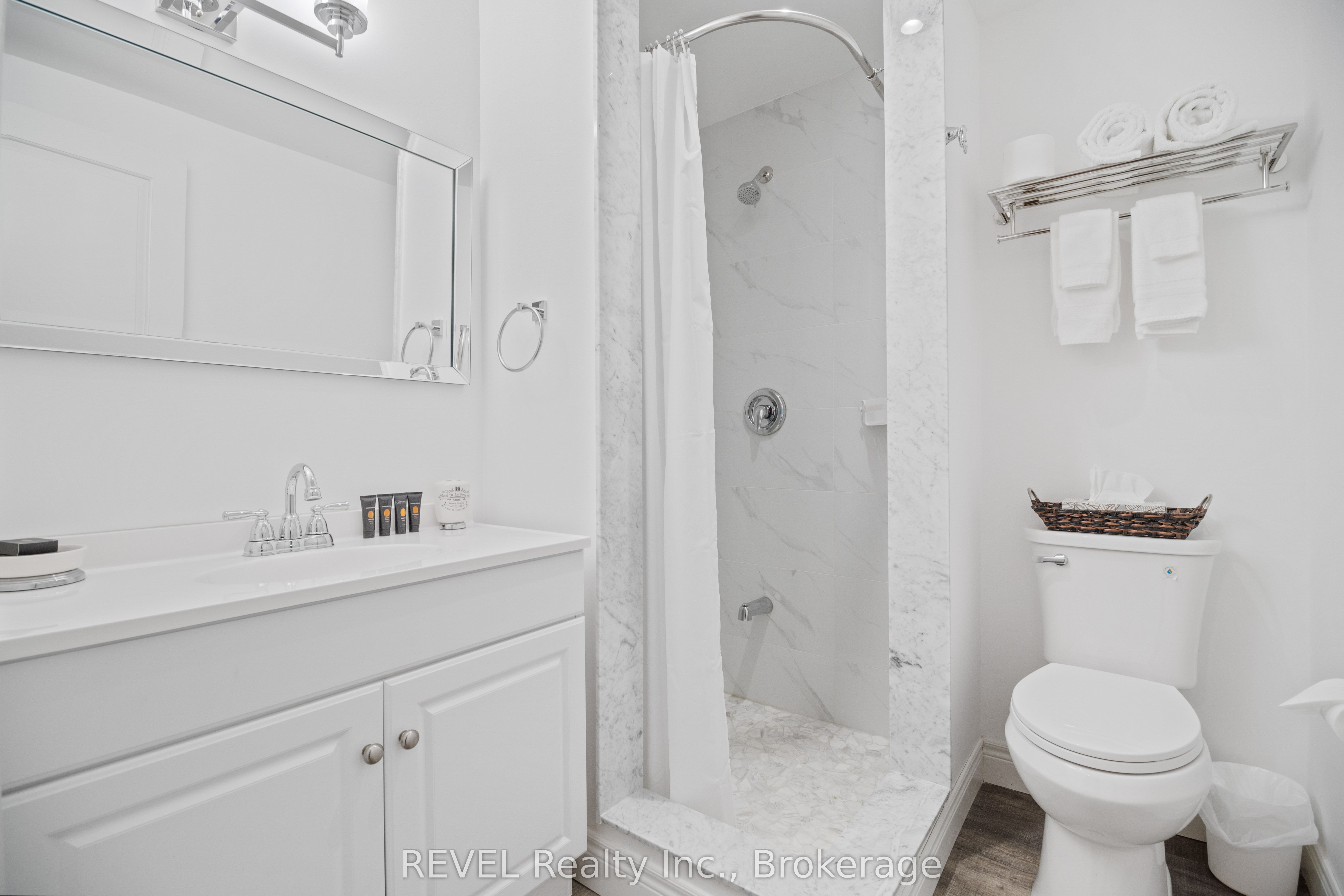 527 Mississagua Street Property Photo 46