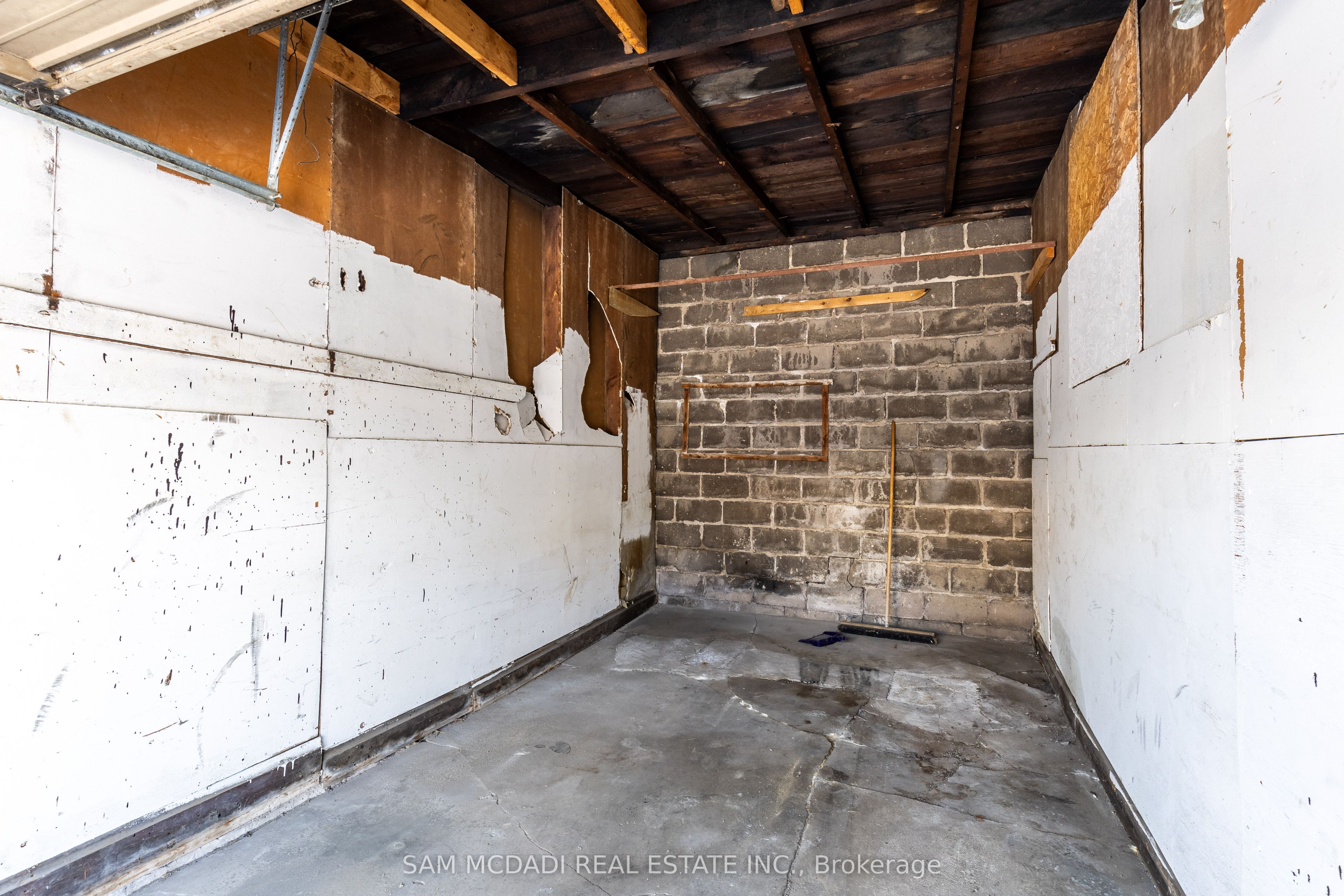 107 Robert Street Property Photo 20