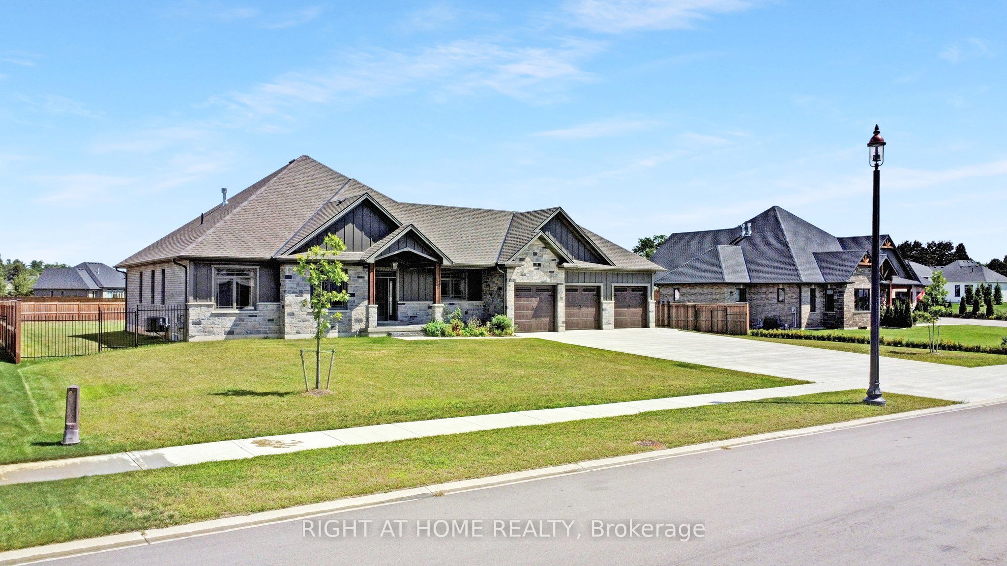 18 August Cres Property Photo