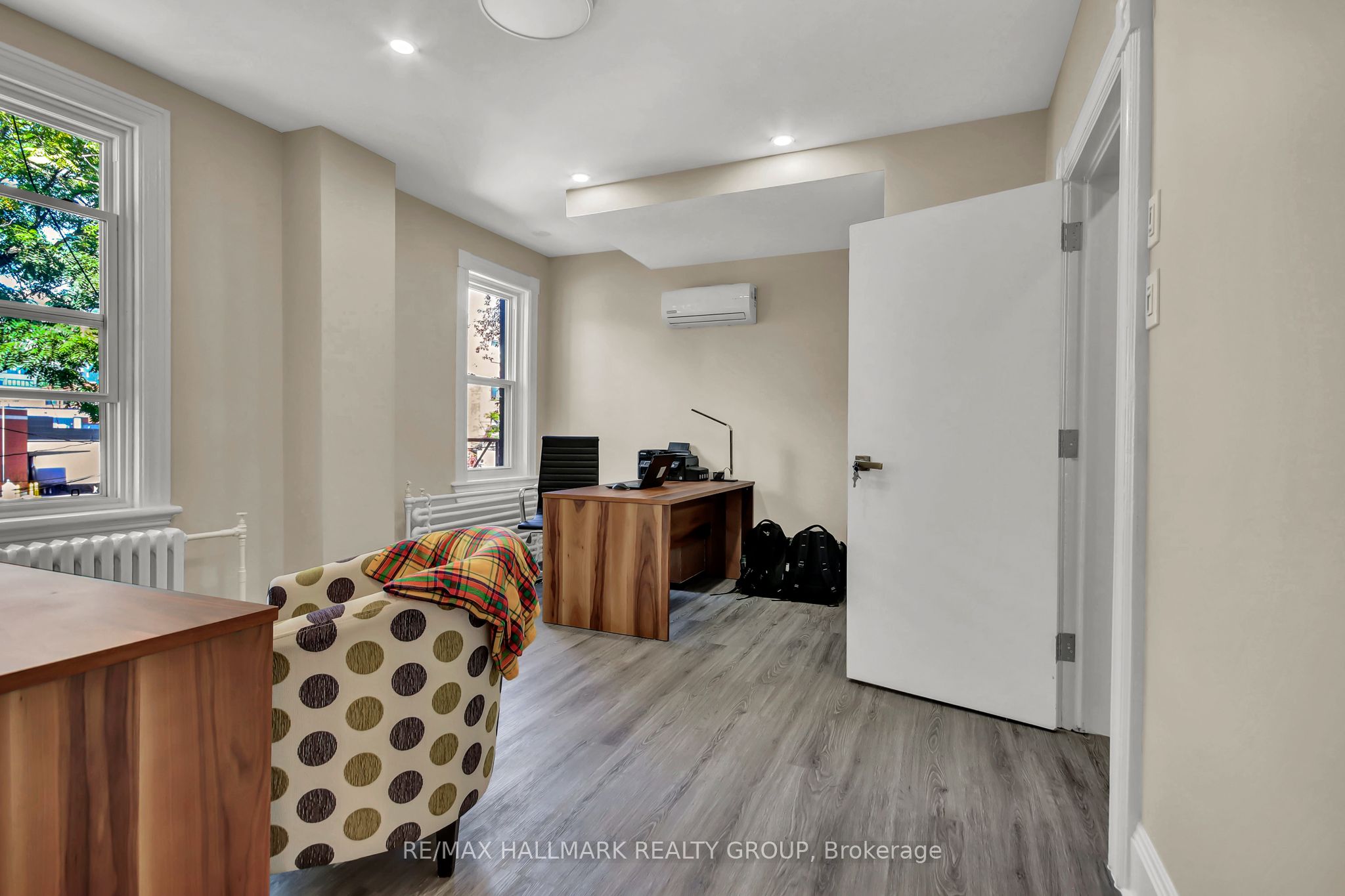 421 Gilmour St Property Photo 19