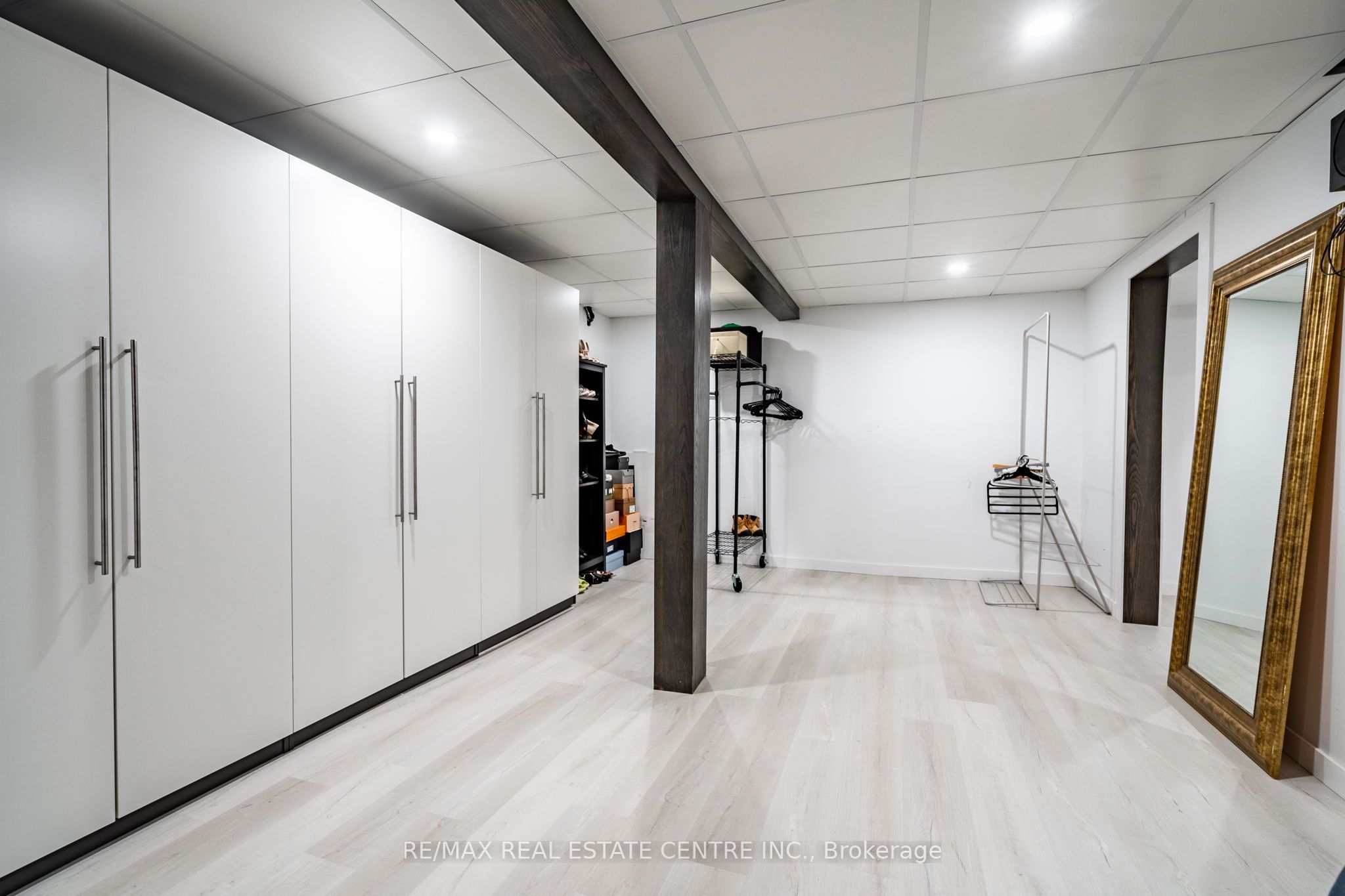 4006 Queen St Property Photo 10