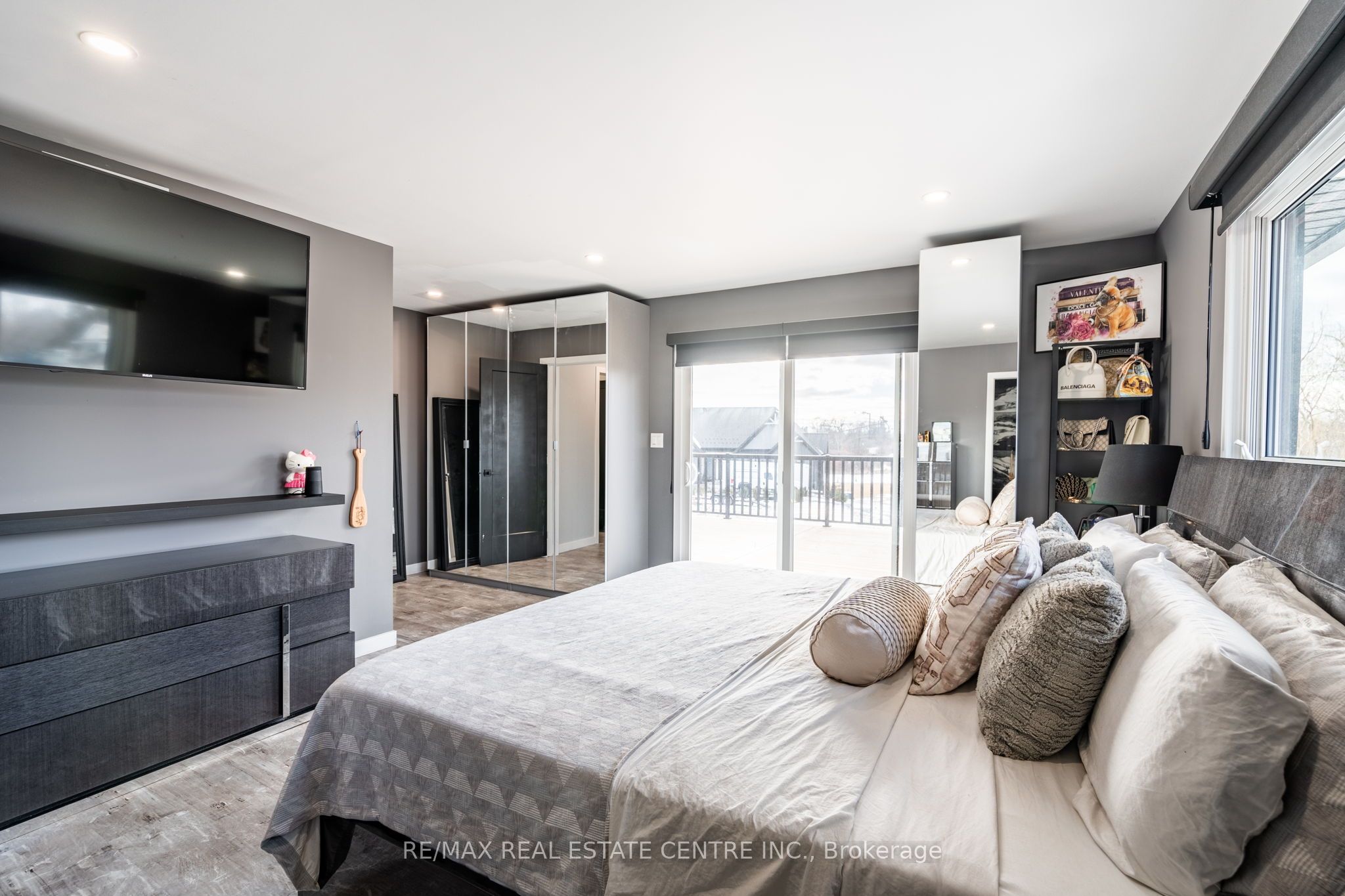 4006 Queen St Property Photo 14